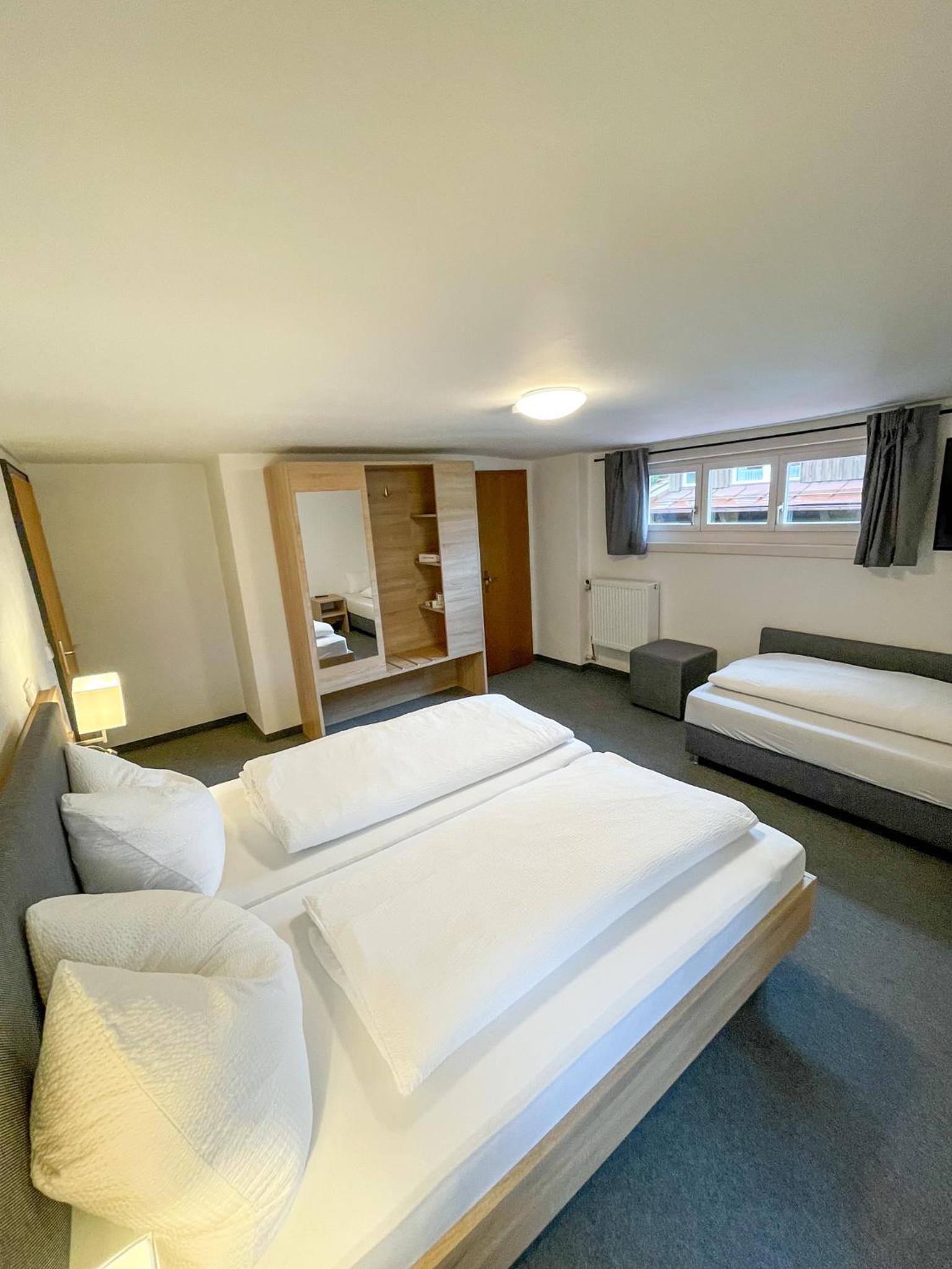 Large Double Room photo 1