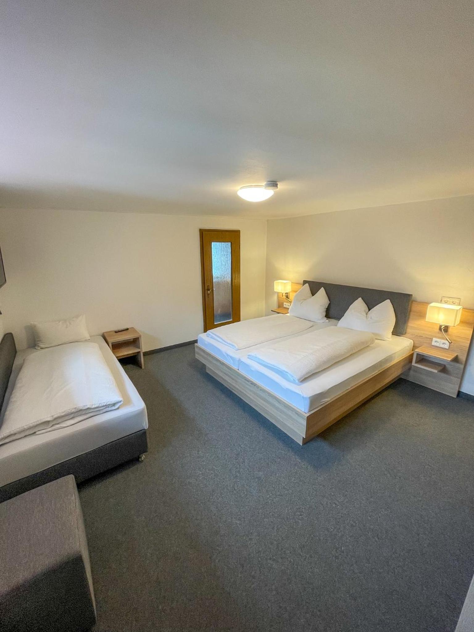 Large Double Room photo 2