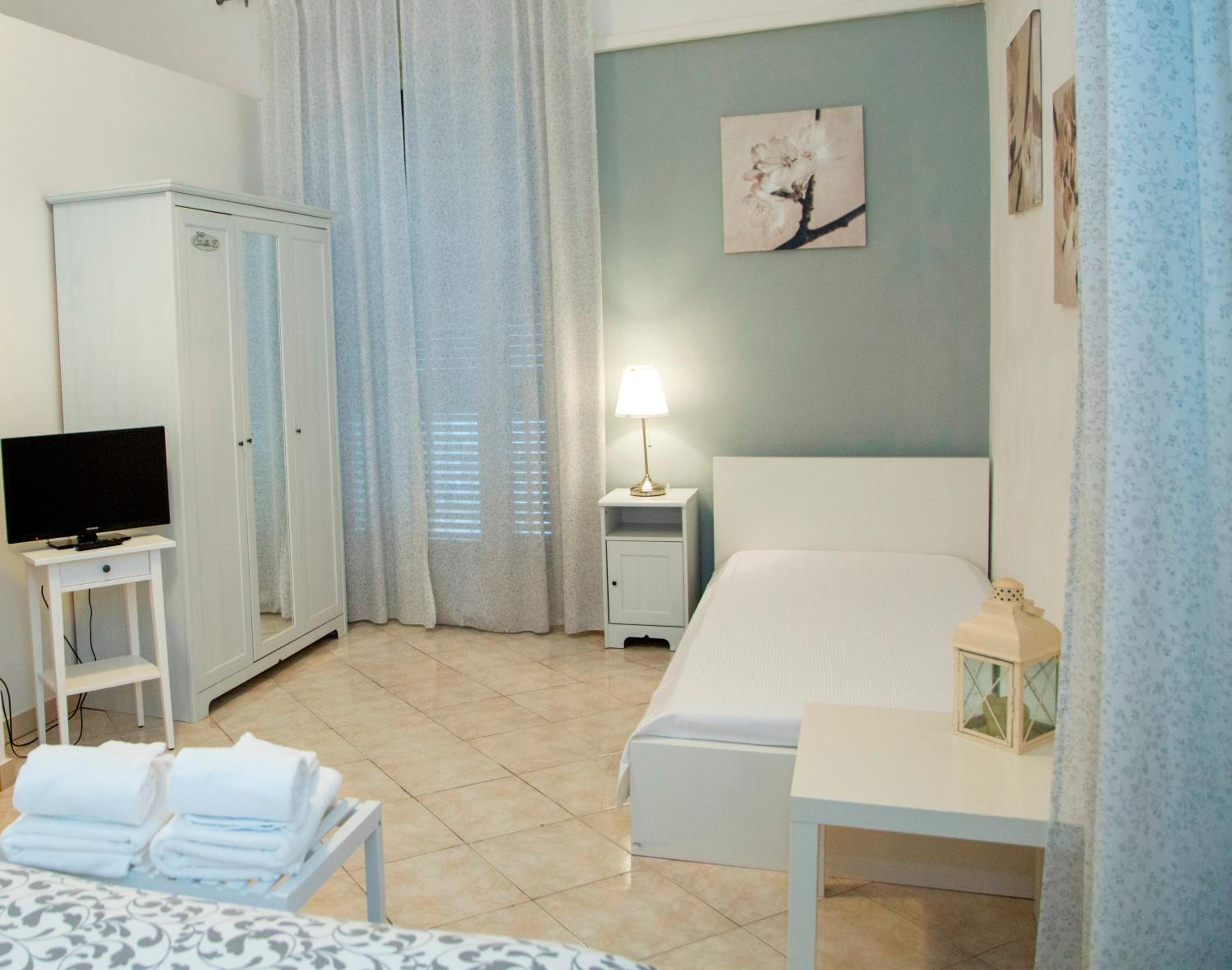 Triple Room with Private Bathroom photo 3