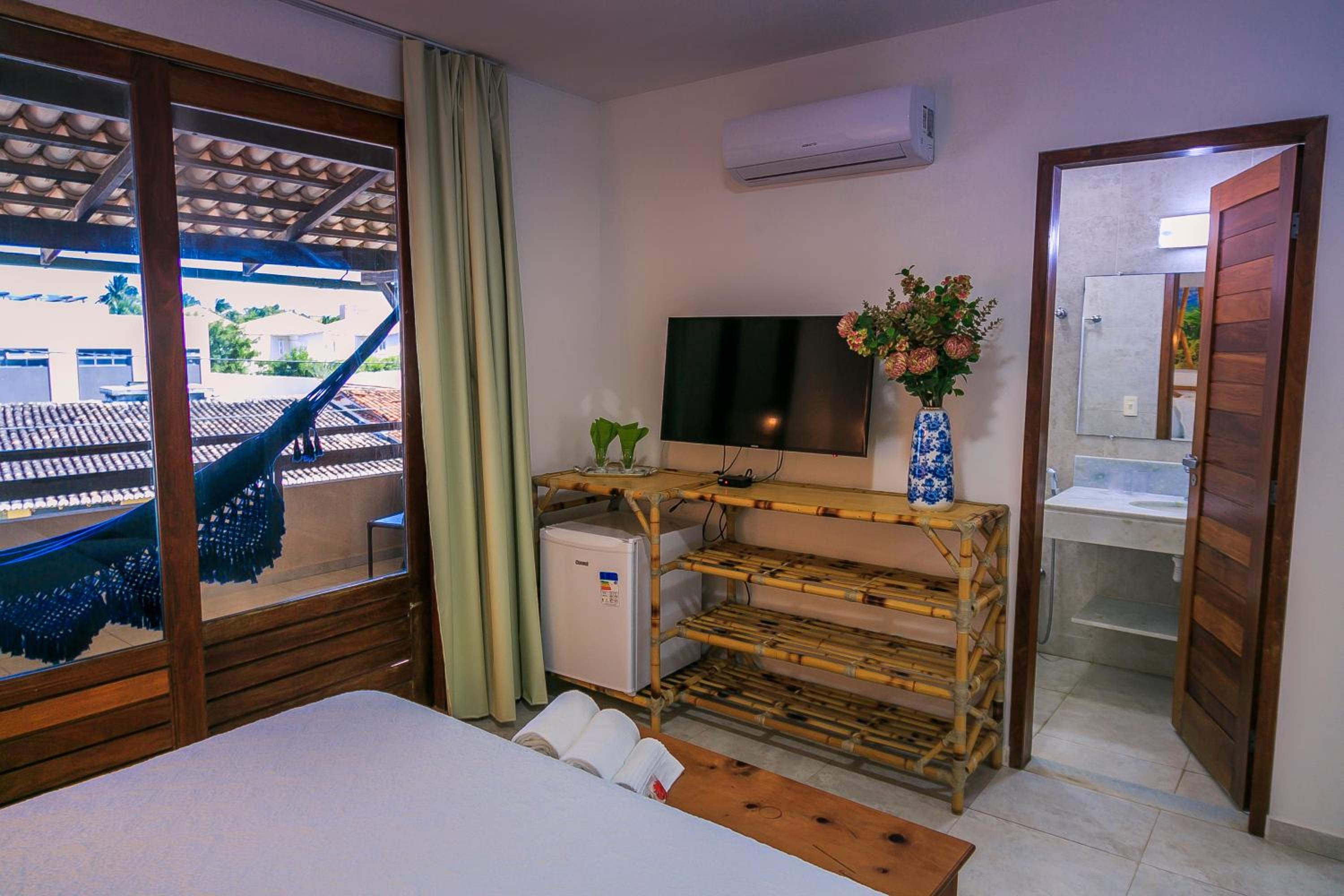 Double Room with Balcony (2 Adults + 1 Child) photo 3
