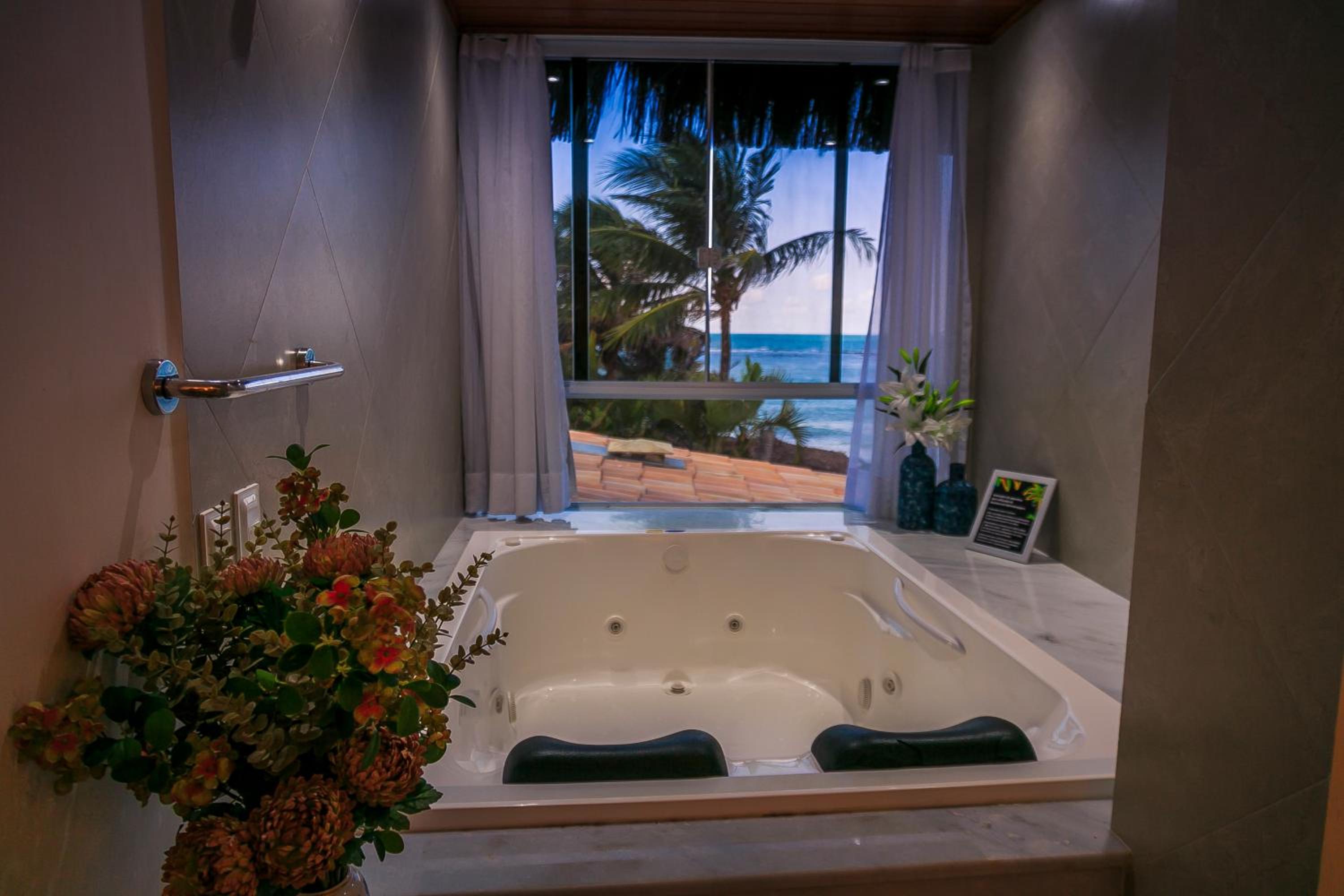 Deluxe Suite with Sea View photo 2