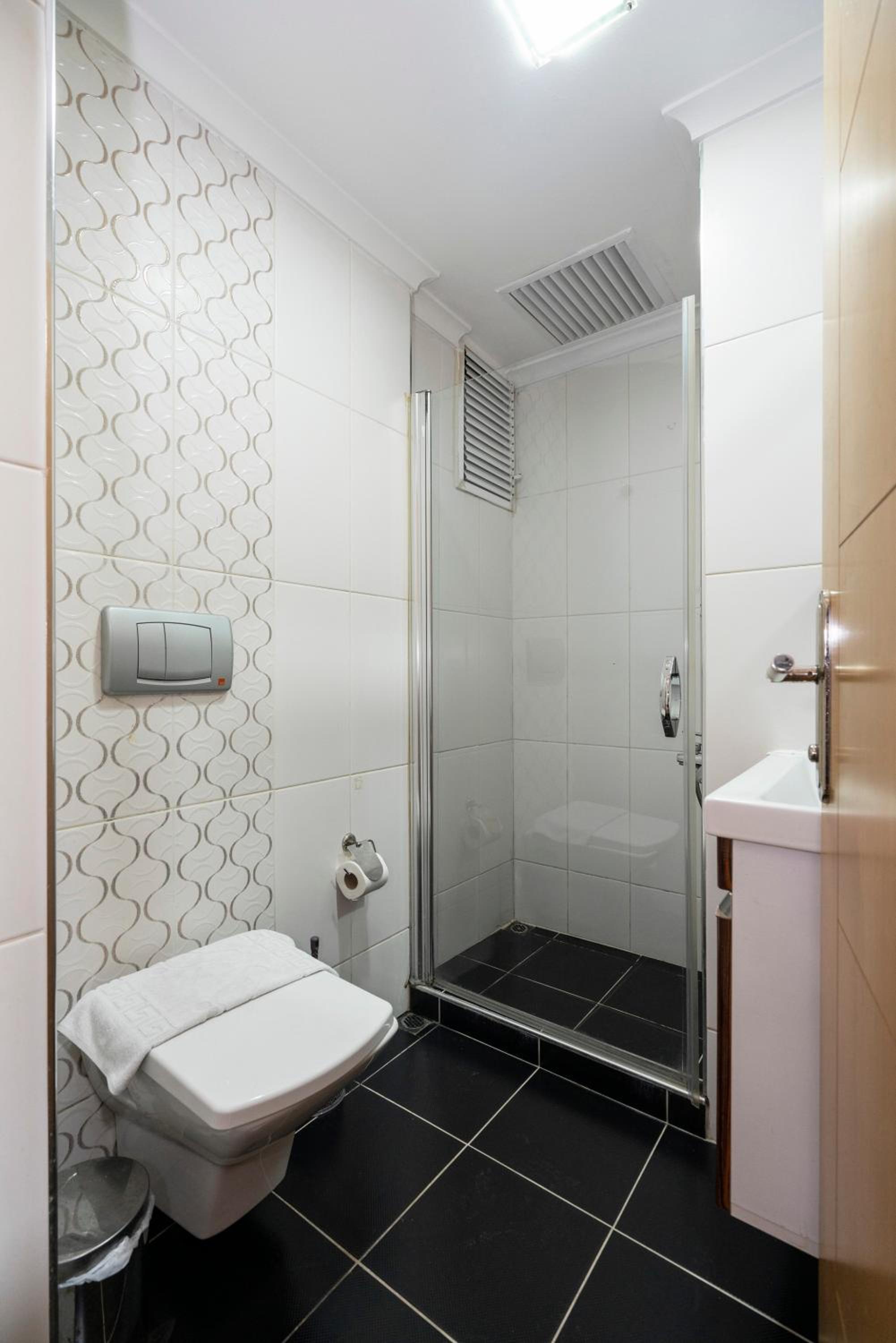 Twin Room with Balcony photo 2