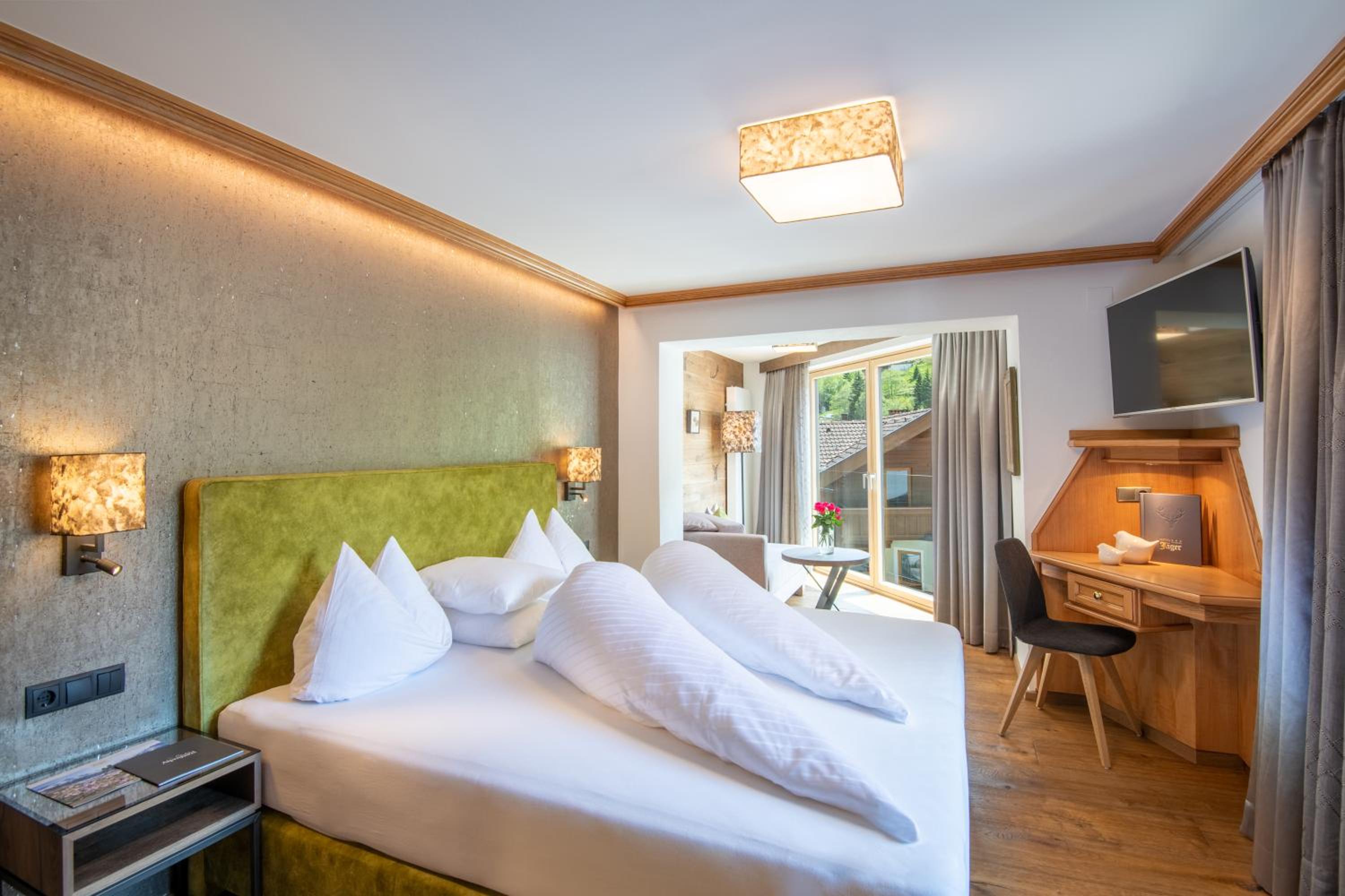 Deluxe Double Room with Balcony or Terrace photo 3