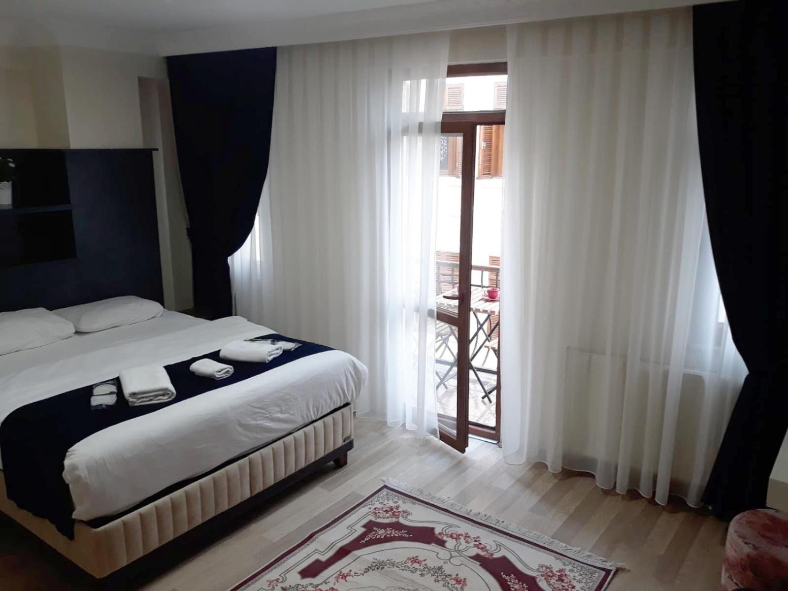 Double Room with Balcony photo 1