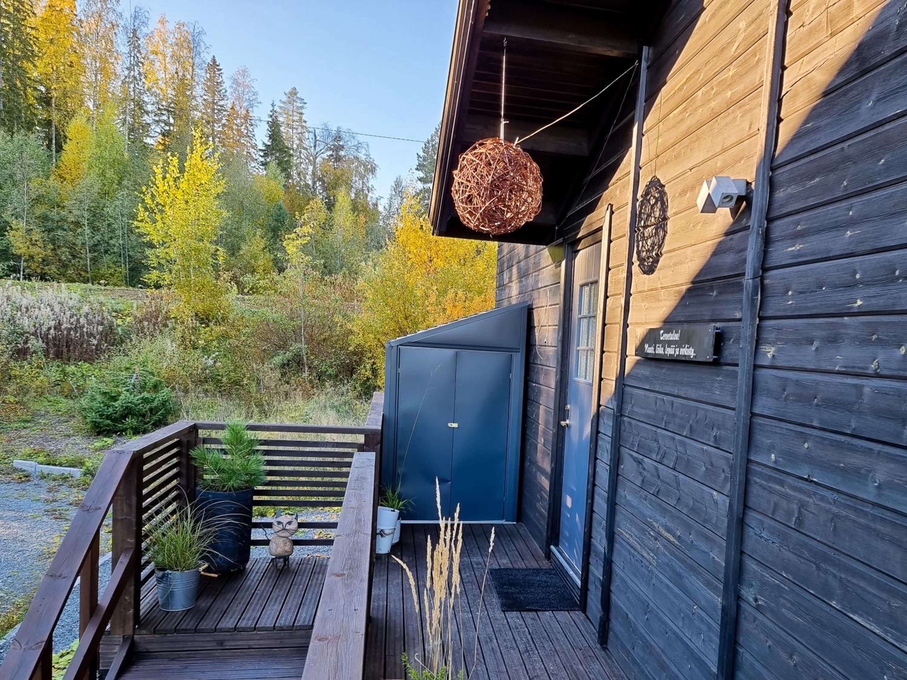 Three-Bedroom House photo 2