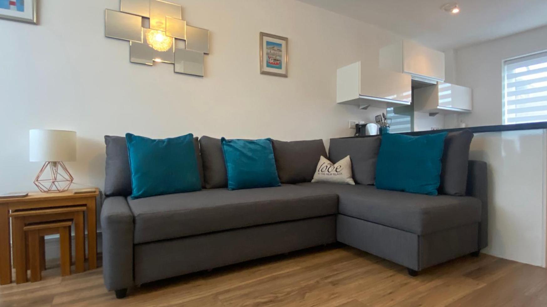 Two-Bedroom House - Photo 1
