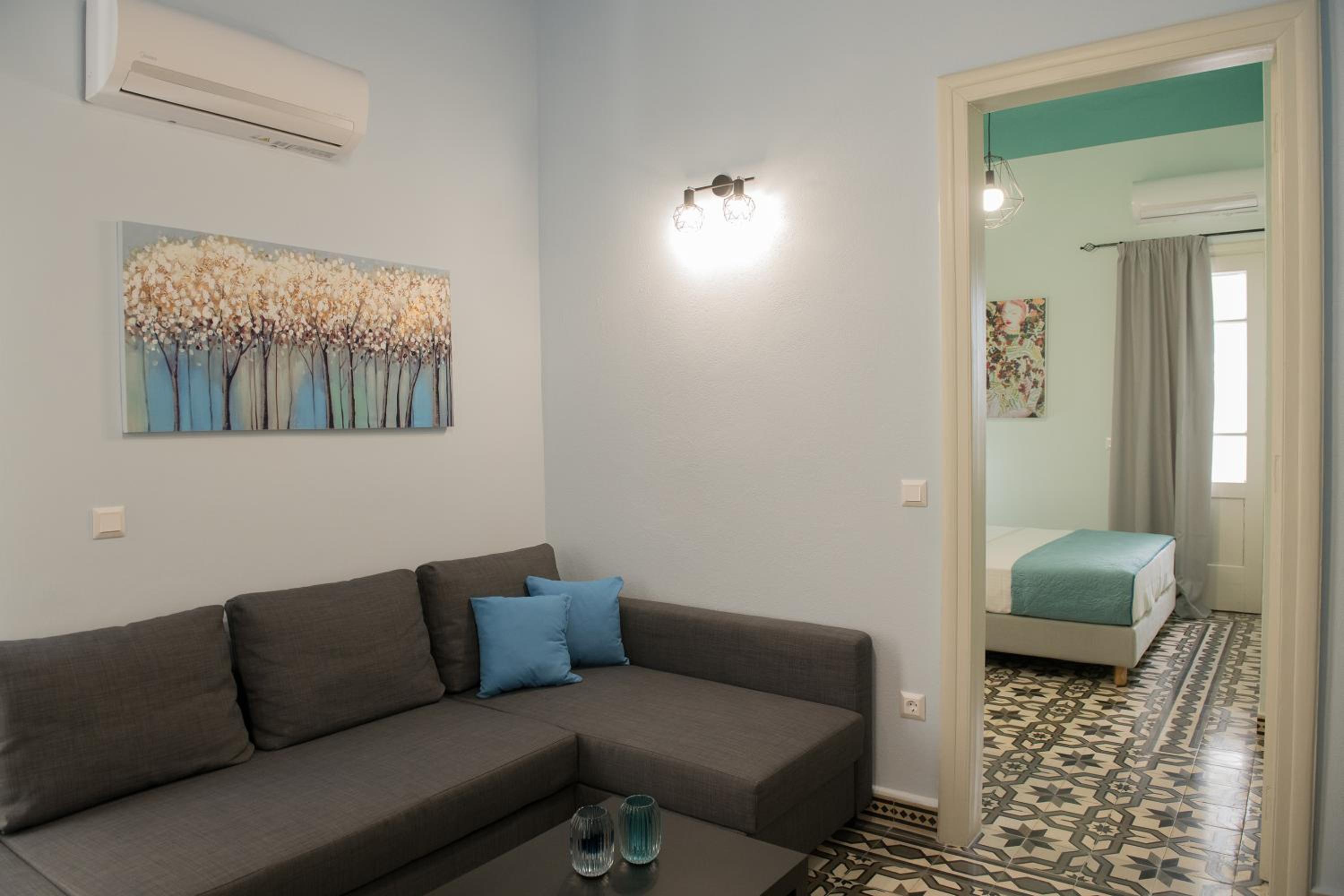 One-Bedroom Apartment