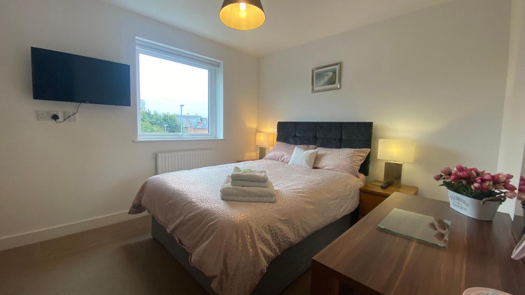 Two-Bedroom House - Photo 7