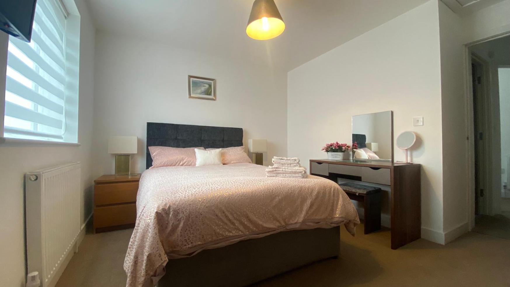 Two-Bedroom House - Photo 8