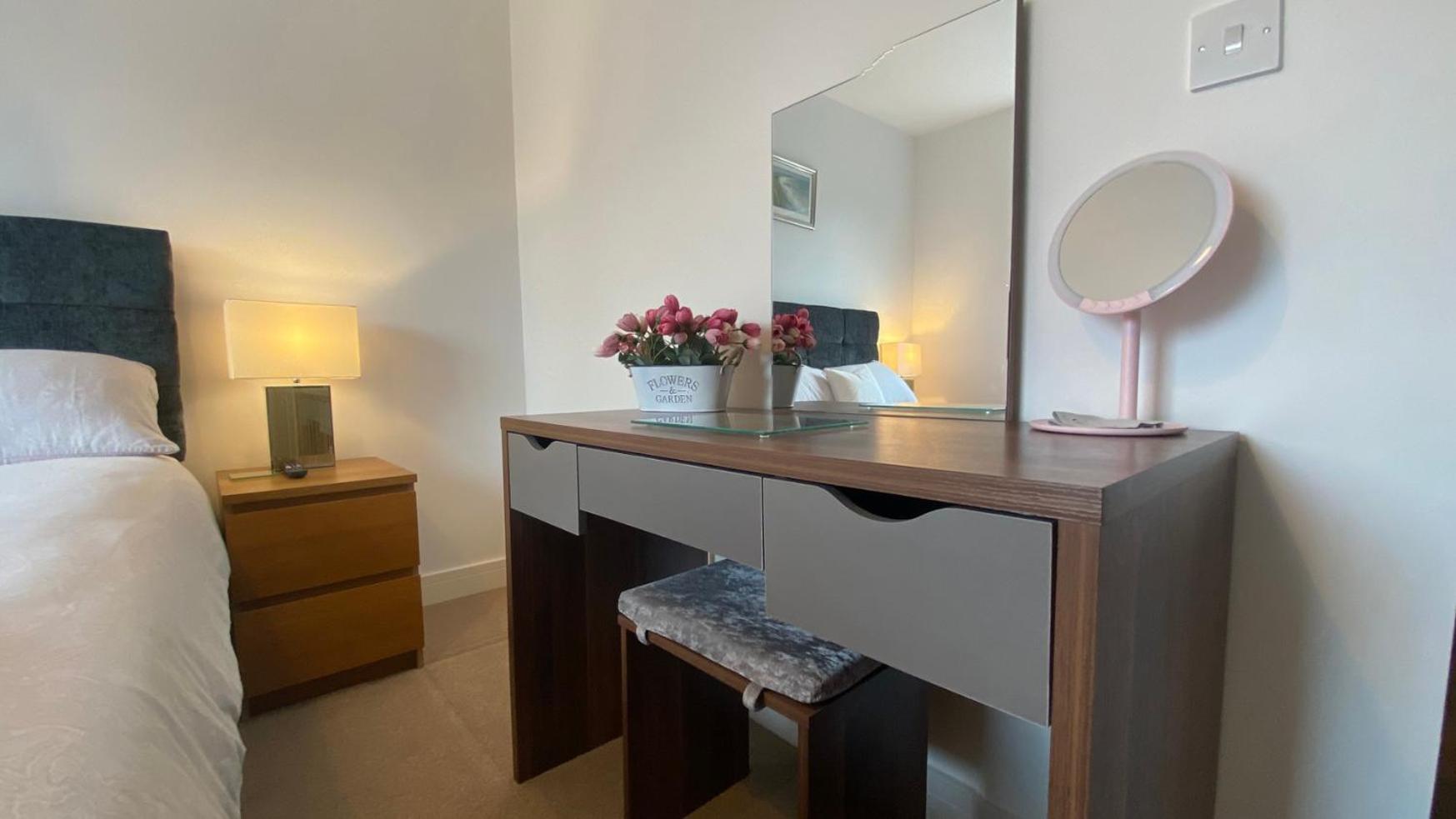 Two-Bedroom House - Photo 9