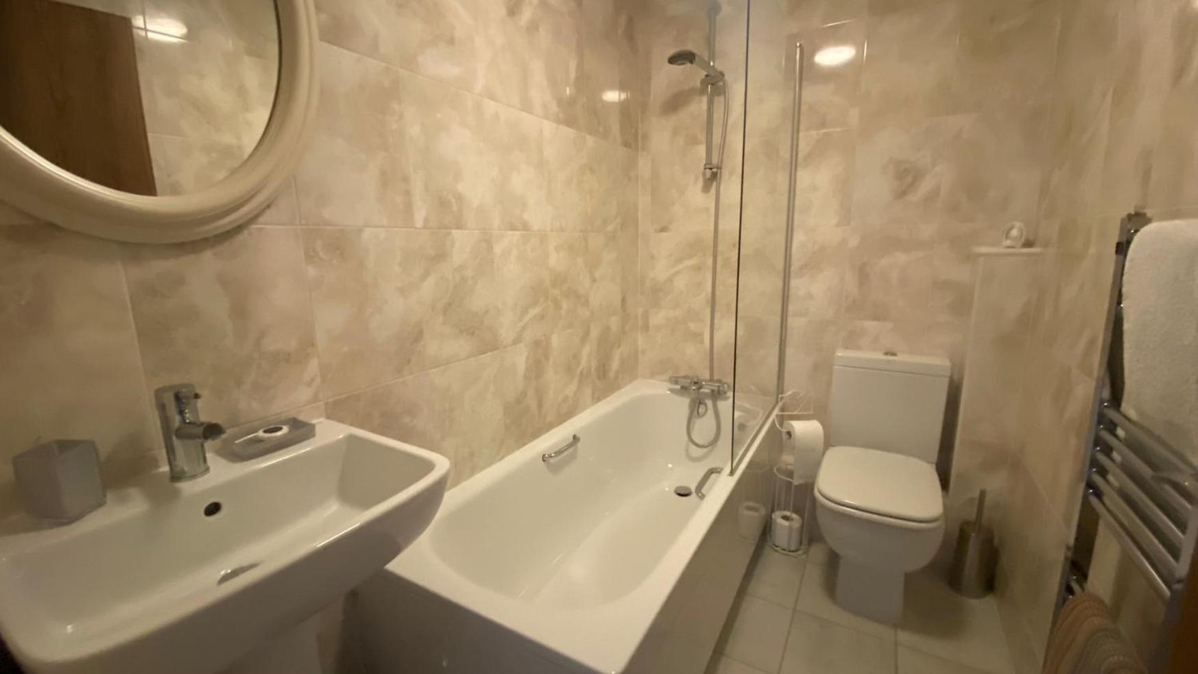 Two-Bedroom House - Photo 11