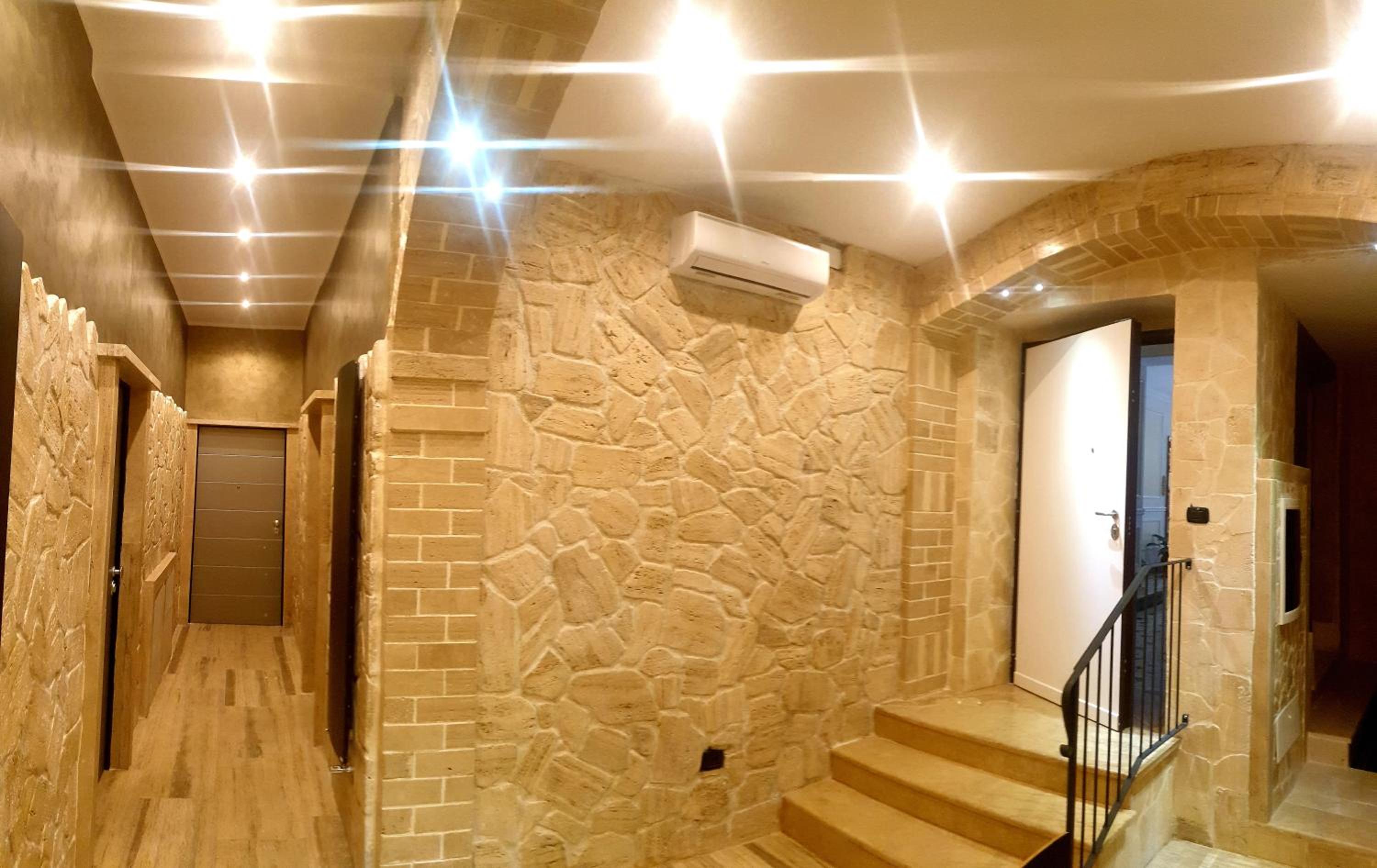 Single Room with Private Bathroom photo 2