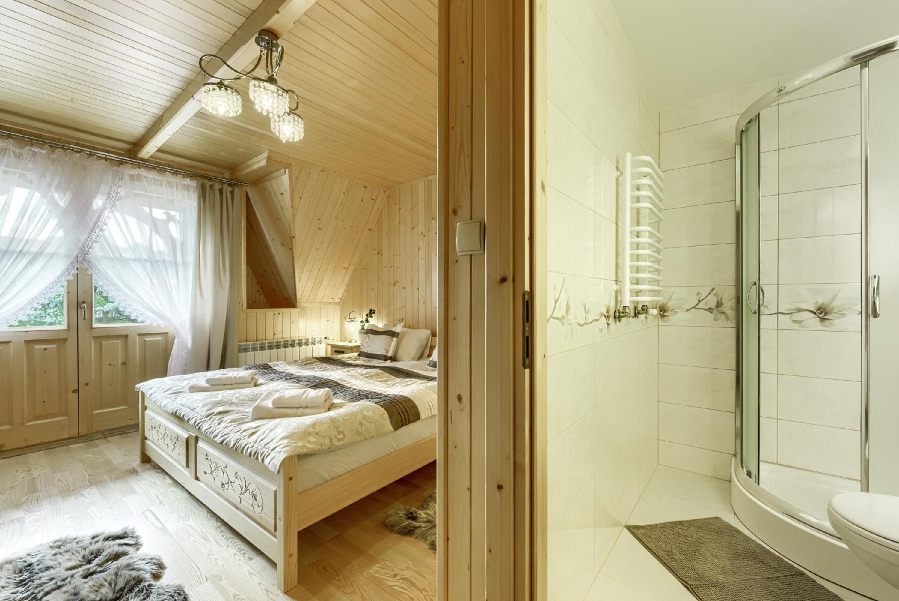 Triple Room with Private Bathroom - Photo 2