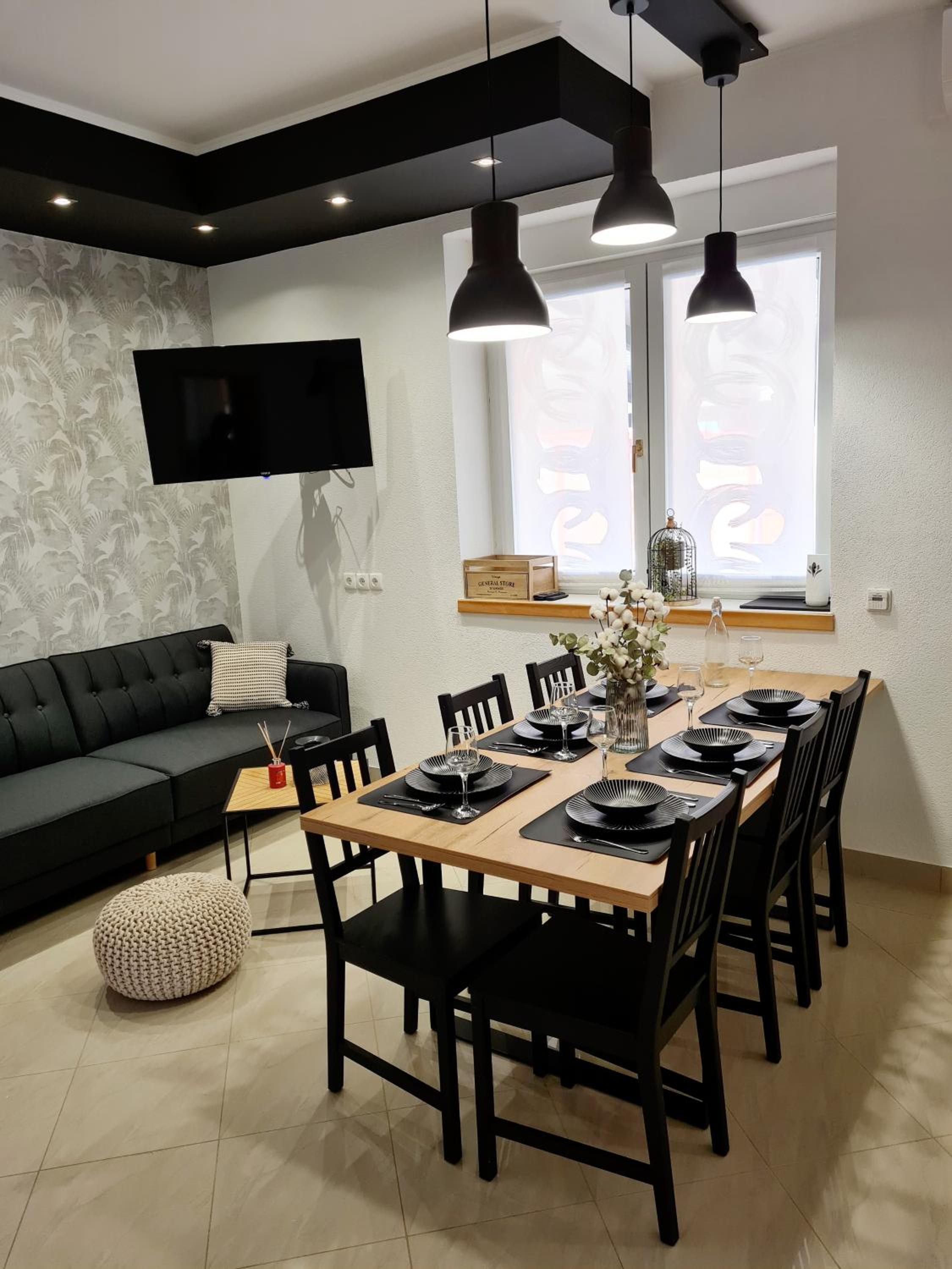 Two-Bedroom House - Photo 18