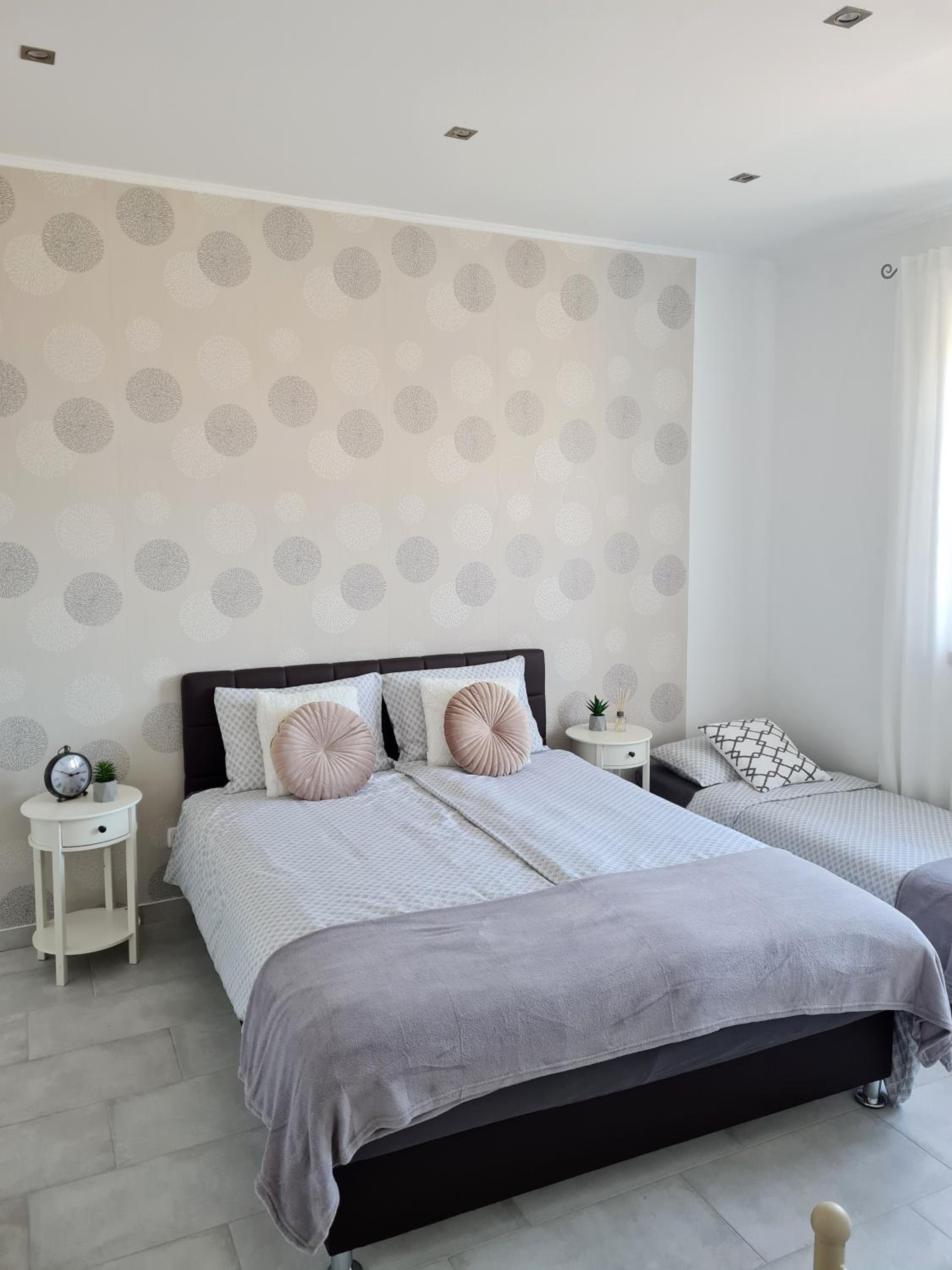 Two-Bedroom House - Photo 12
