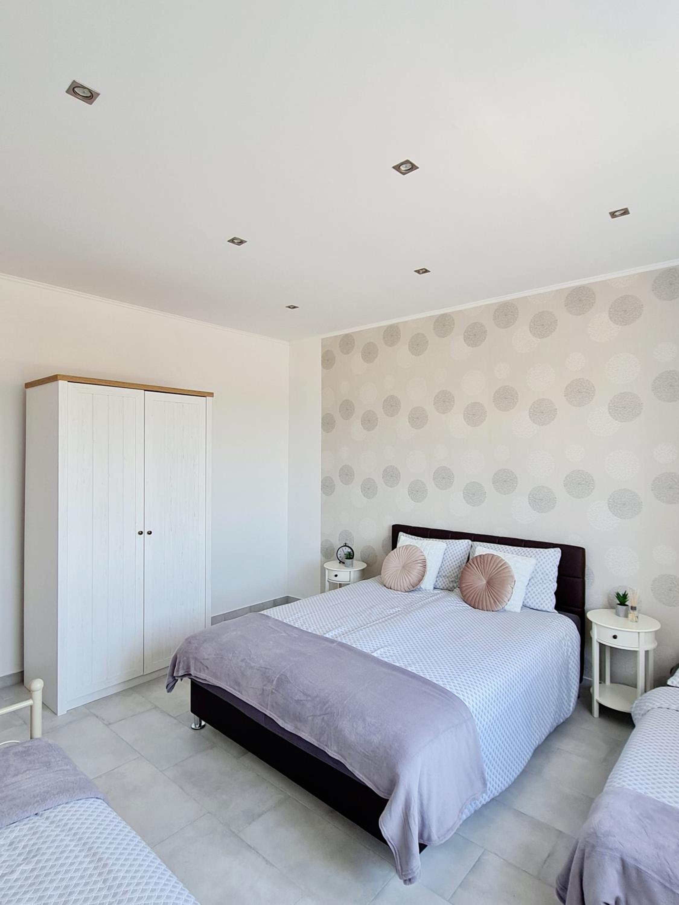 Two-Bedroom House - Photo 11