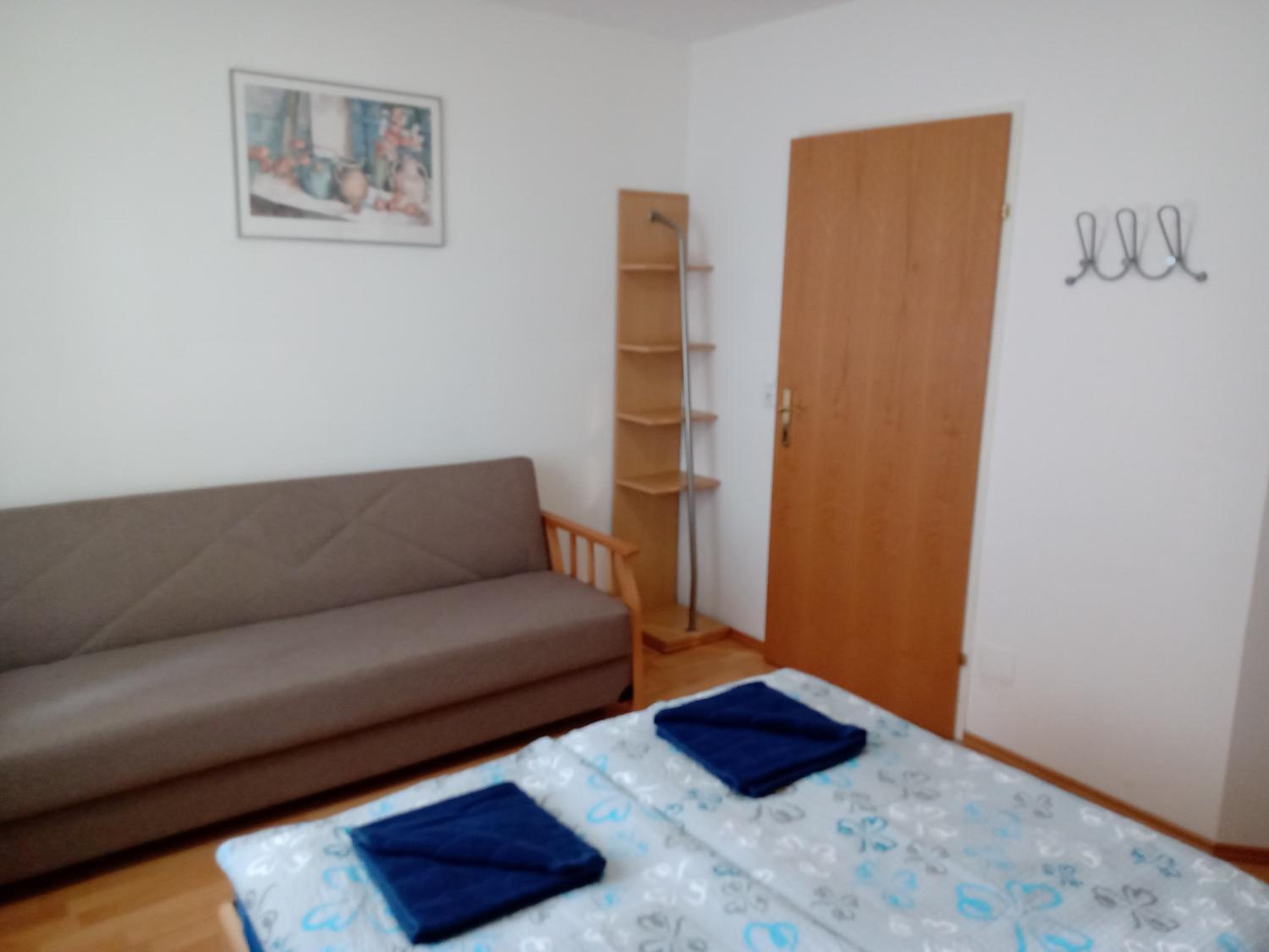 One-Bedroom Apartment - Photo 3