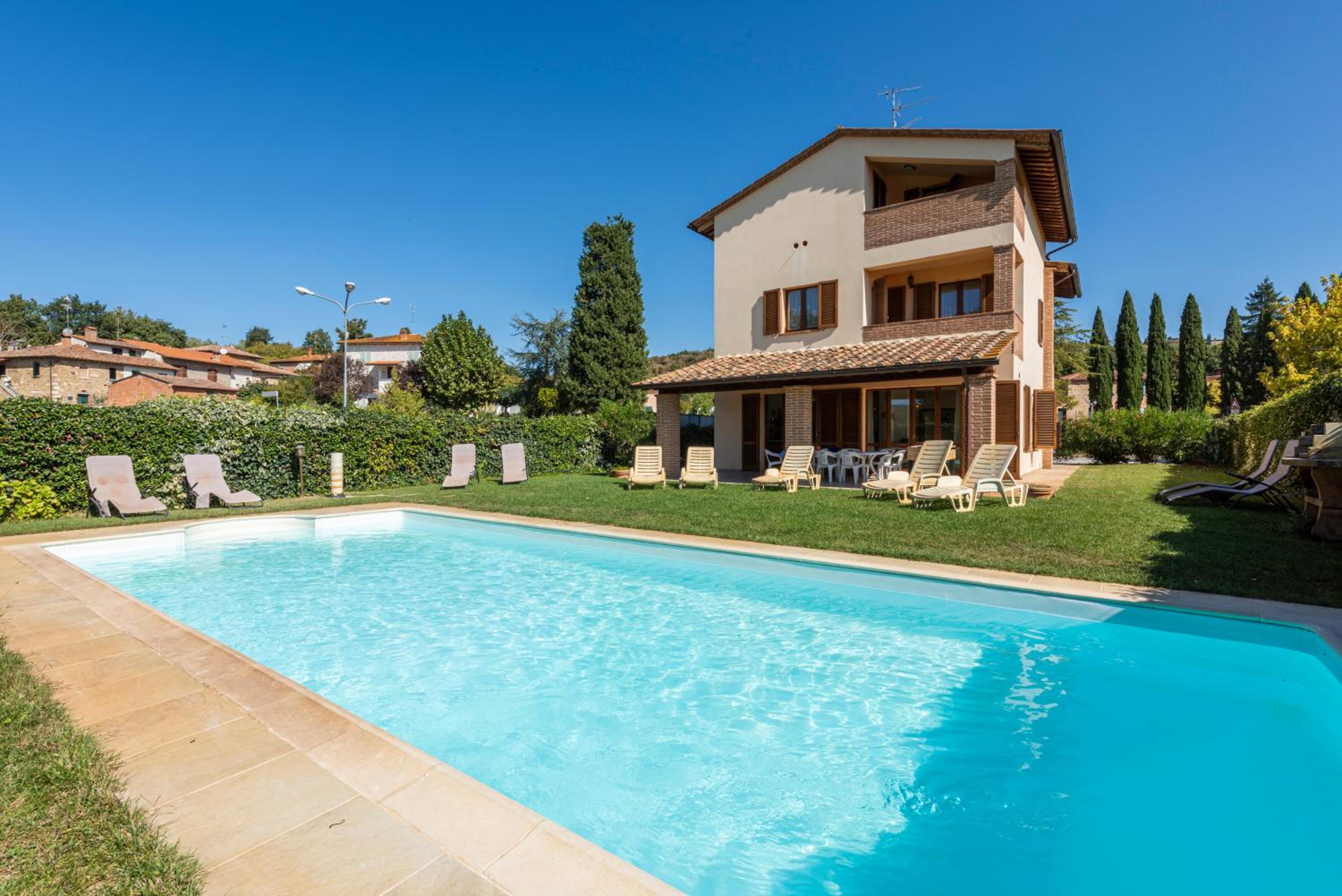 Villa photo 3