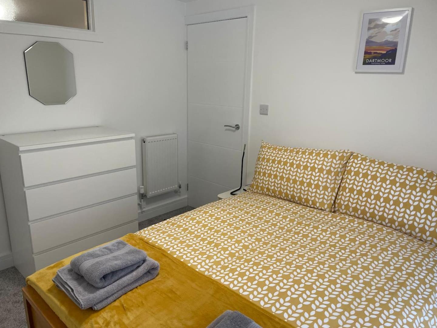 Two-Bedroom Apartment - Photo 4