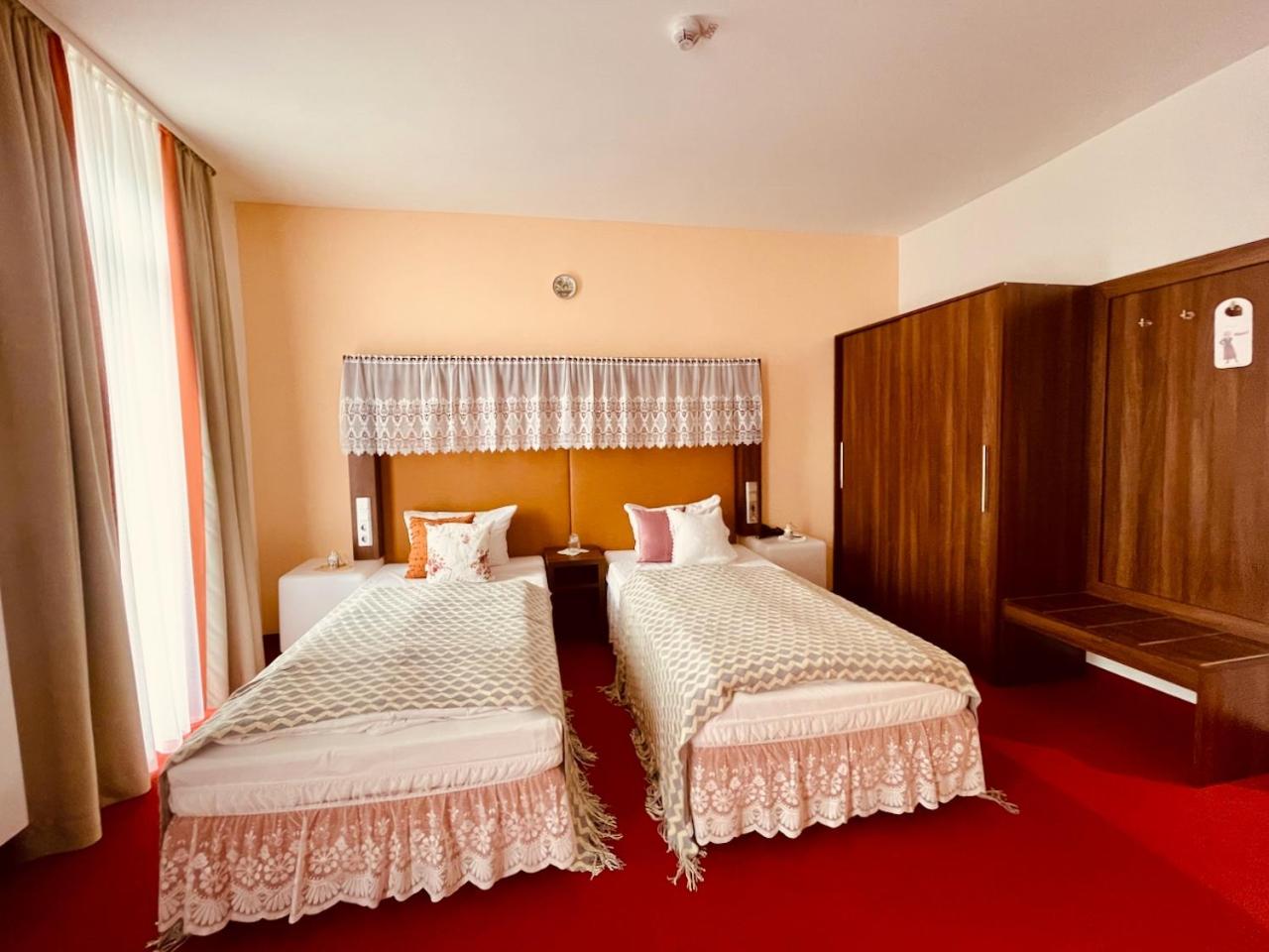 Twin Room Classic photo 3