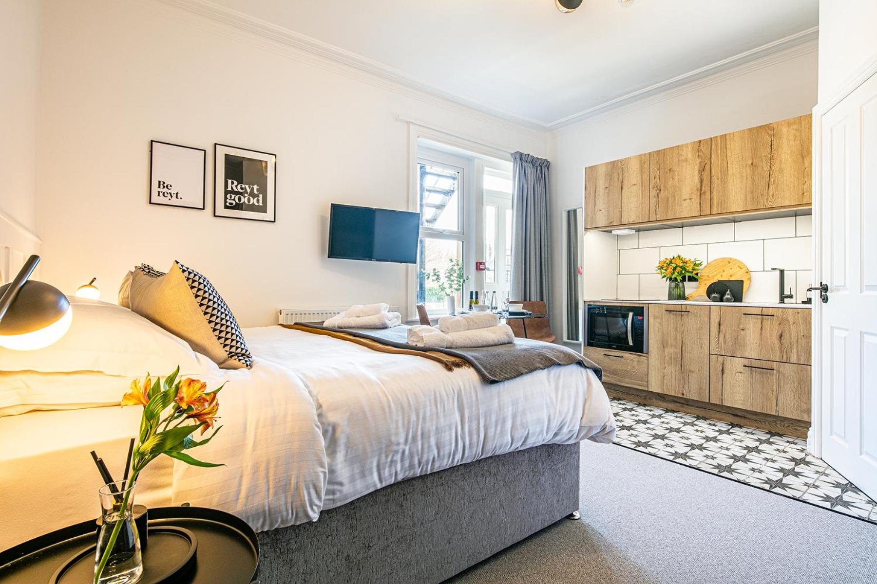 Super King / Twin Studio with Kitchenette