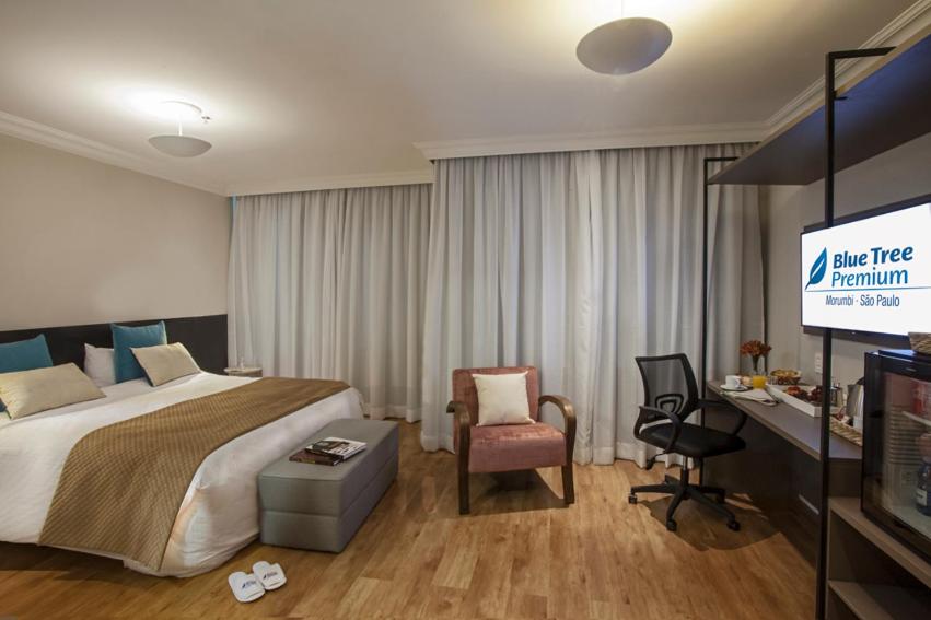 Premier Double Room thumbnail 6