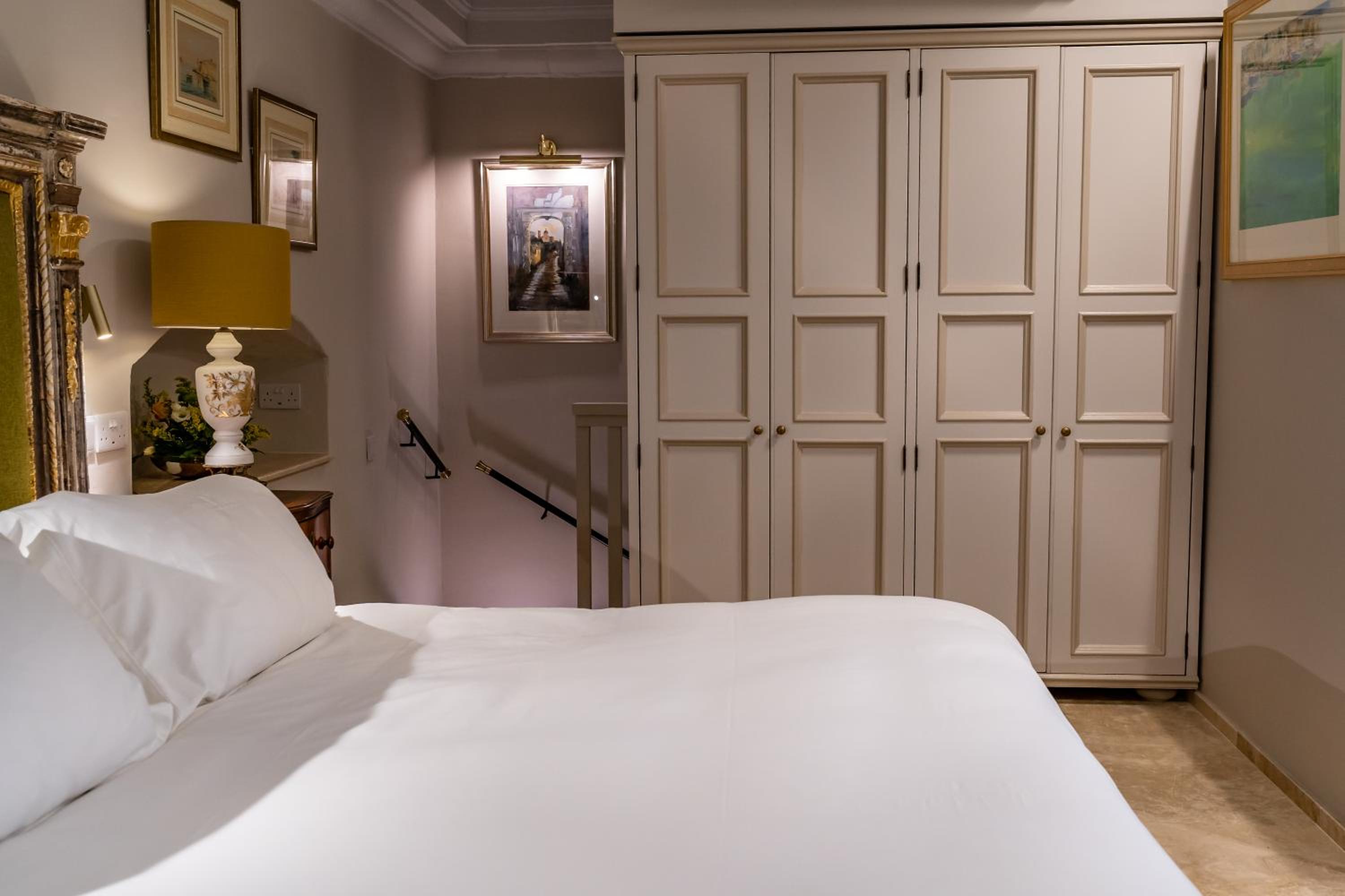 Presidential Suite thumbnail 6