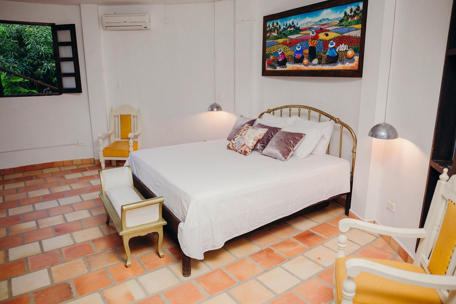 Deluxe Queen Suite