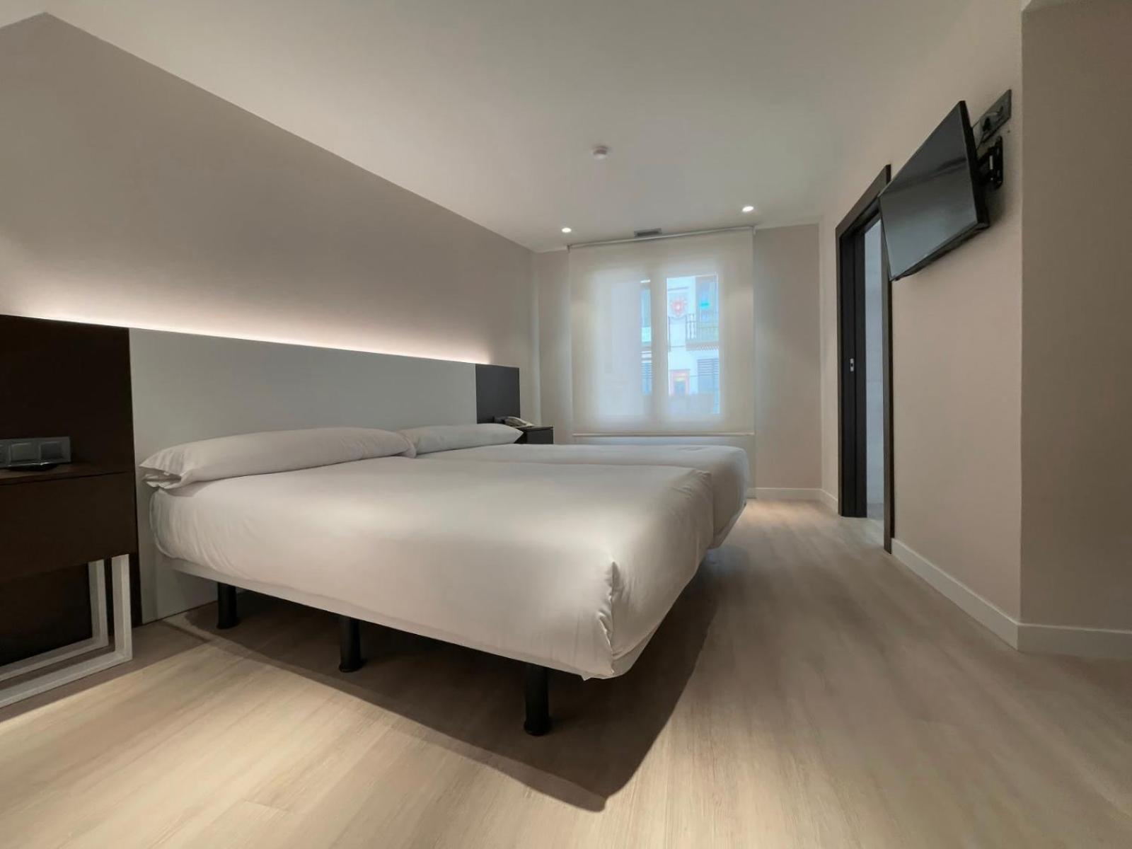 Triple Room - Photo 1