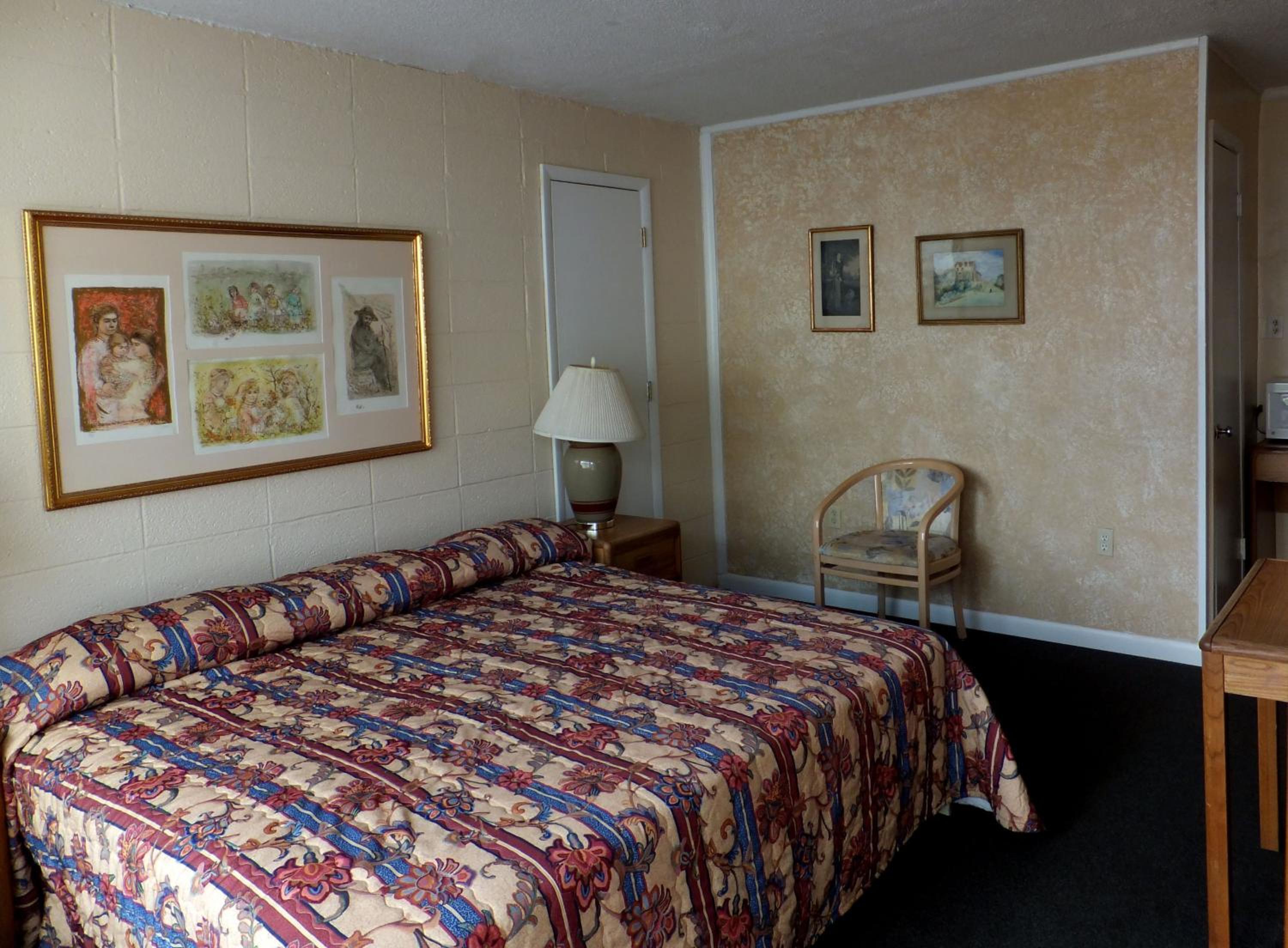 Deluxe King Room photo 1