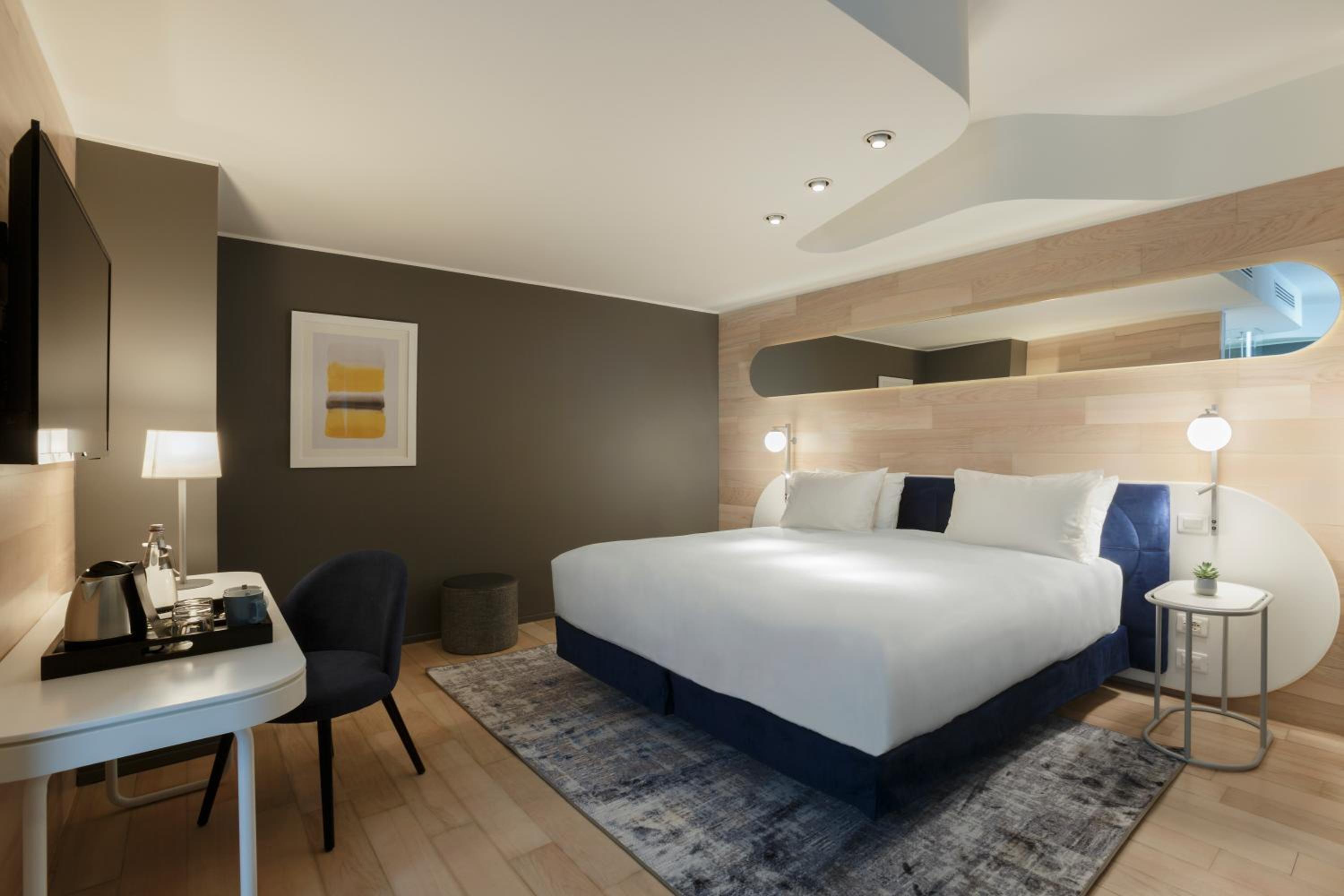 Premium King Room with City View