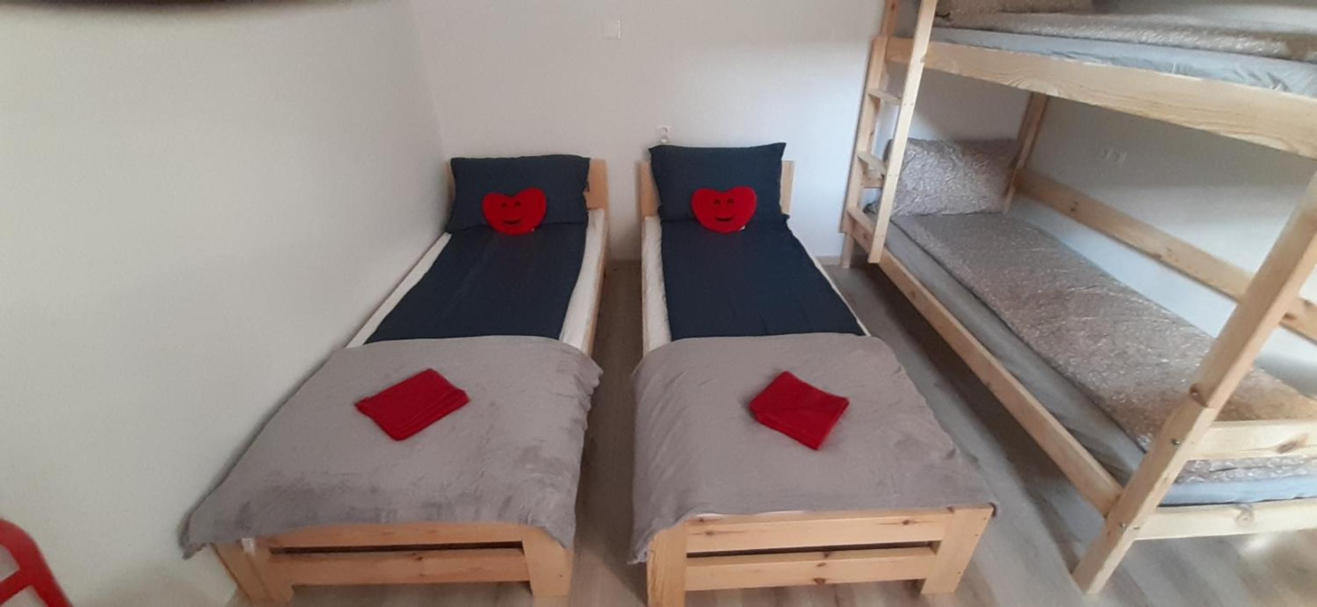 Superior Quadruple Room - Photo 9