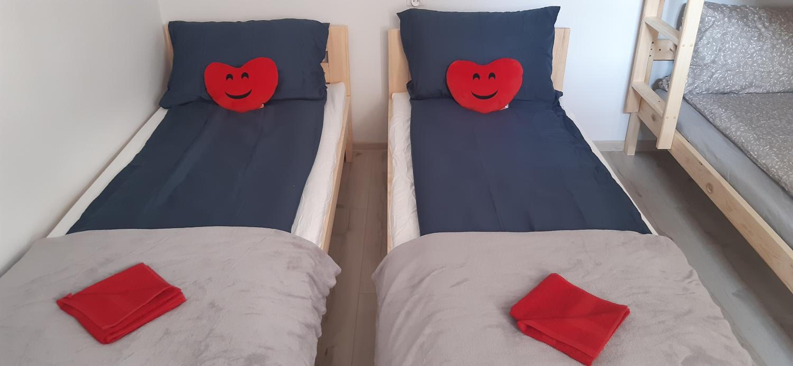 Superior Quadruple Room - Photo 10