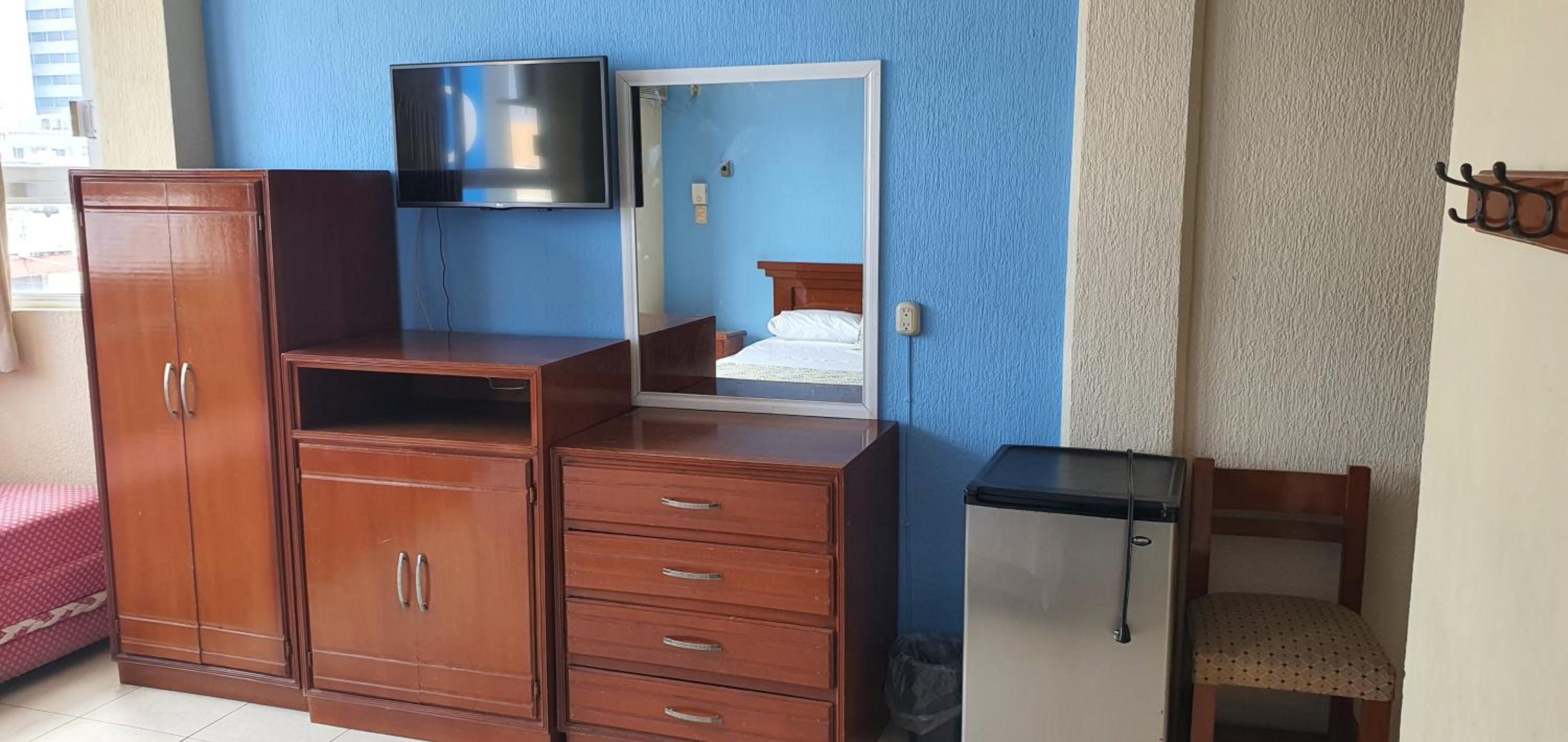 Standard King Room photo 2