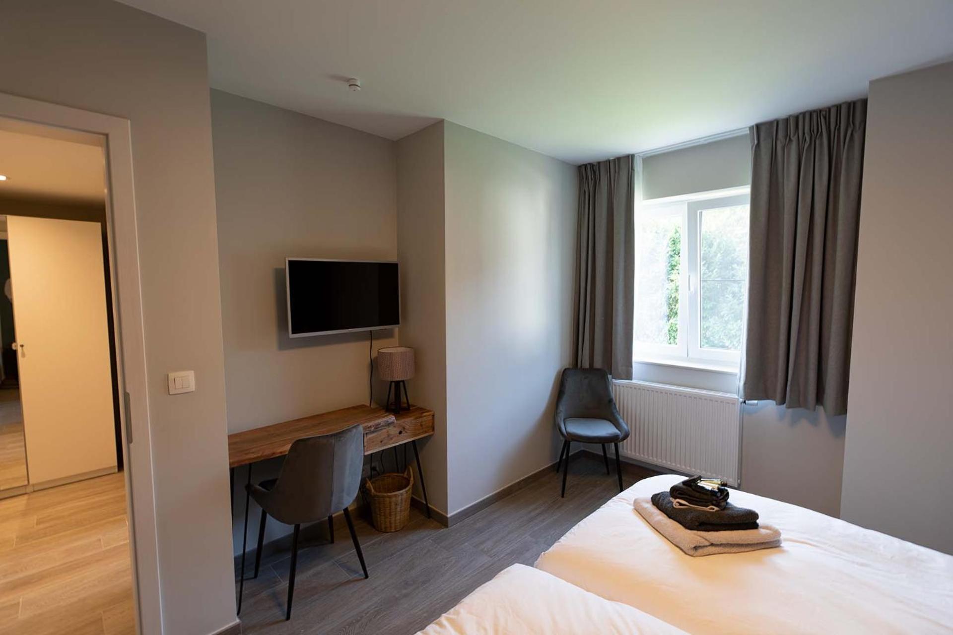 Twin Room with Private Bathroom photo 3