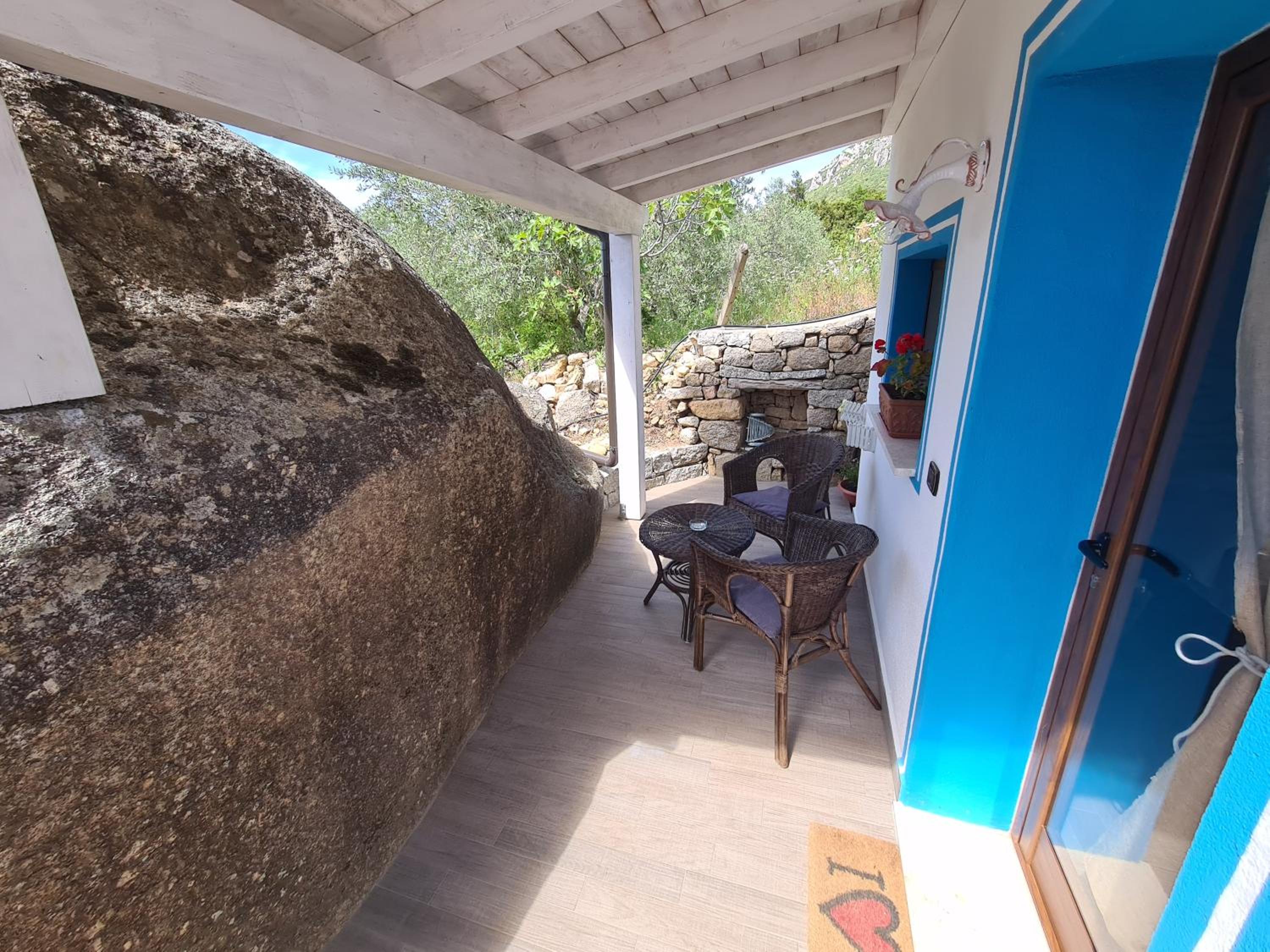 Double Room with Patio - Photo 3