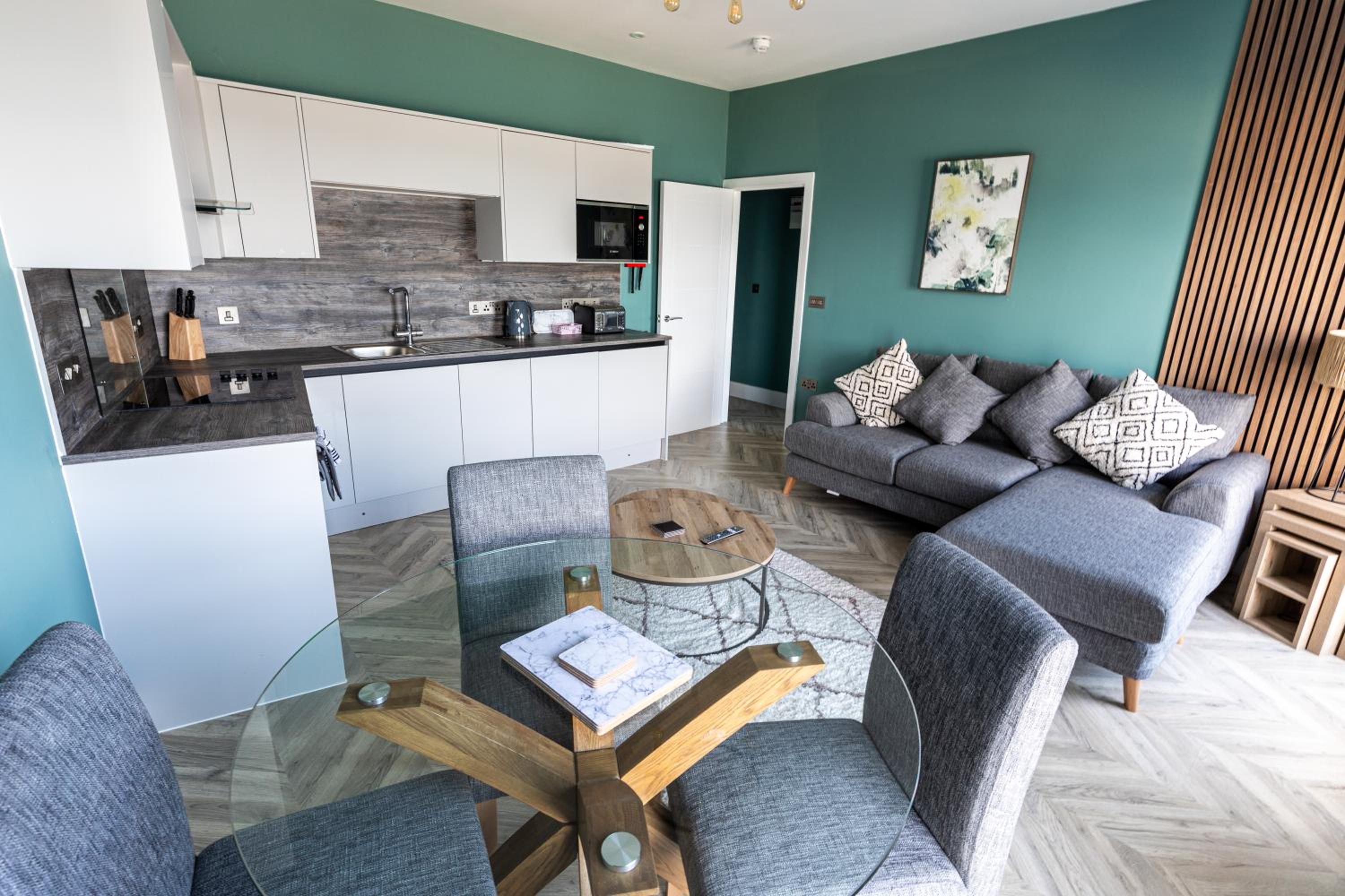 Two-Bedroom Apartment - Photo 18