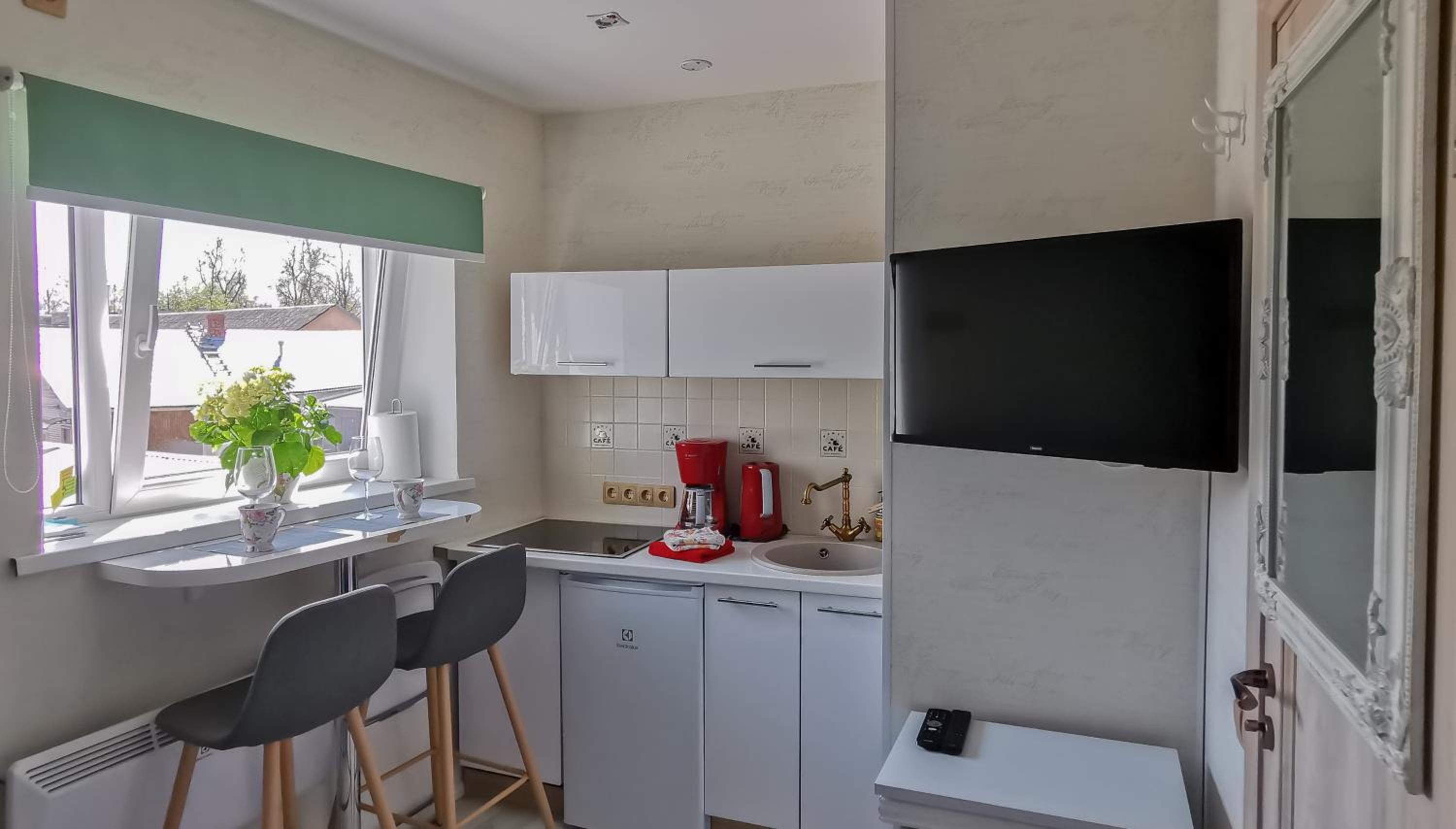 One-Bedroom Apartment - Photo 10