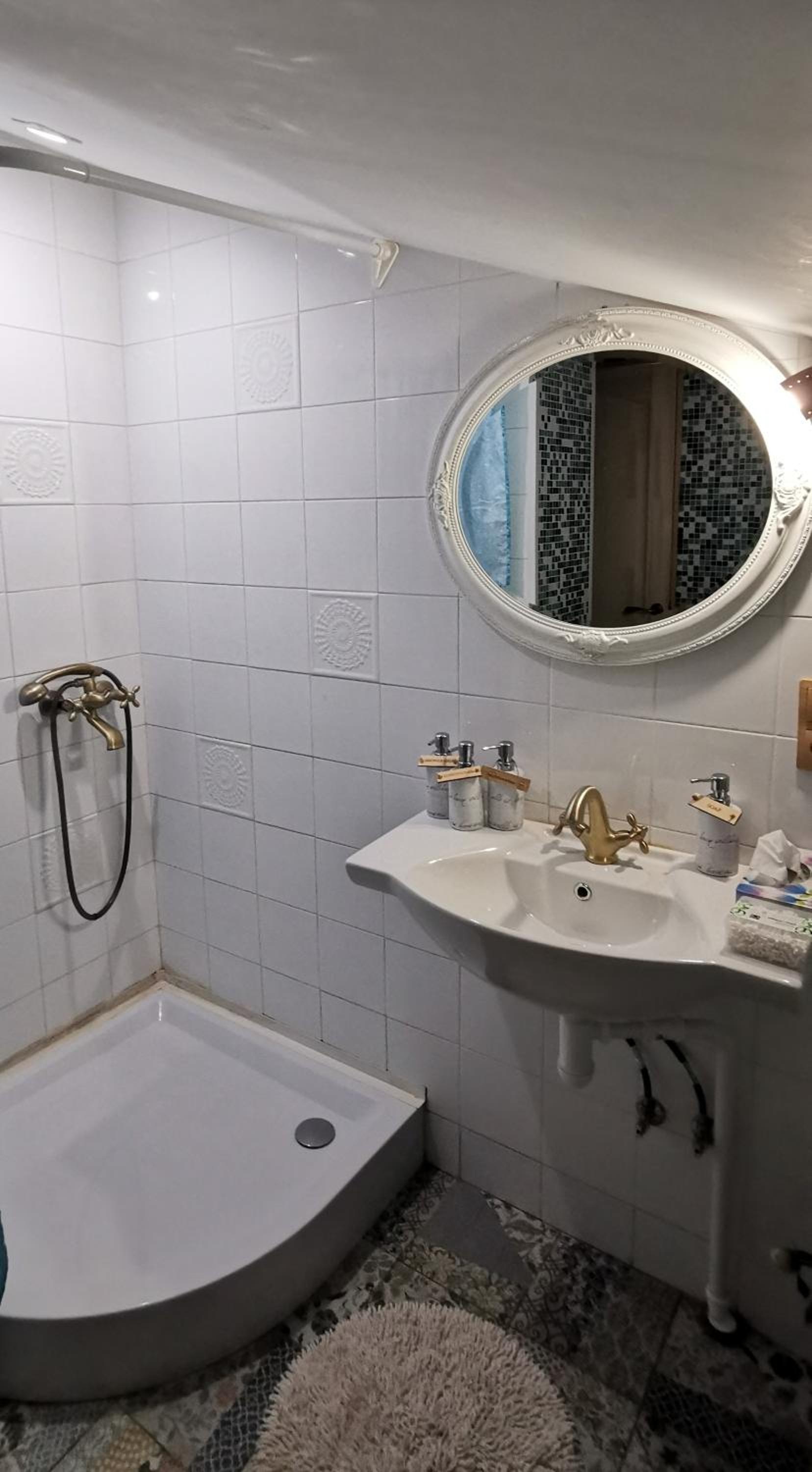 One-Bedroom Apartment - Photo 16