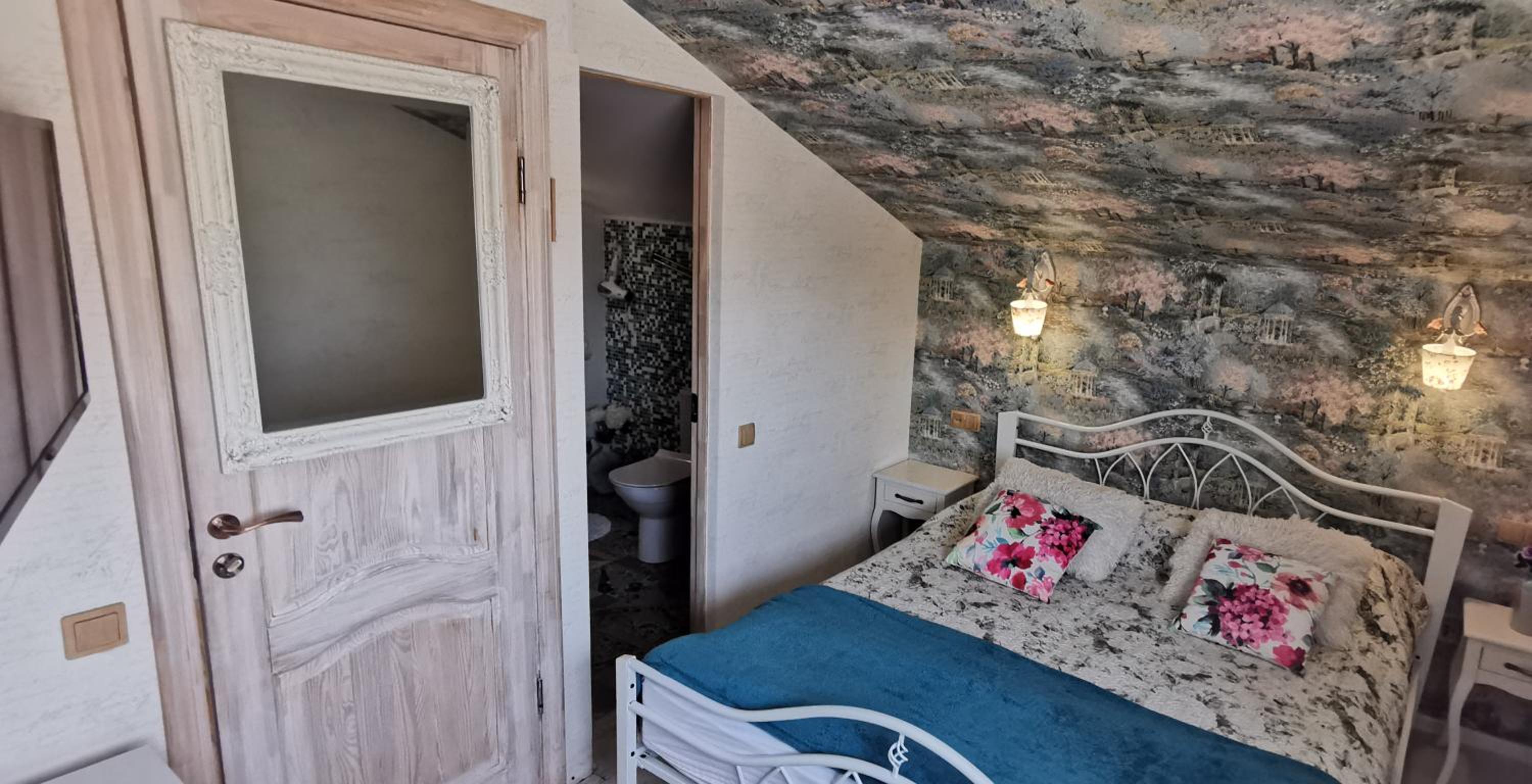 One-Bedroom Apartment - Photo 18