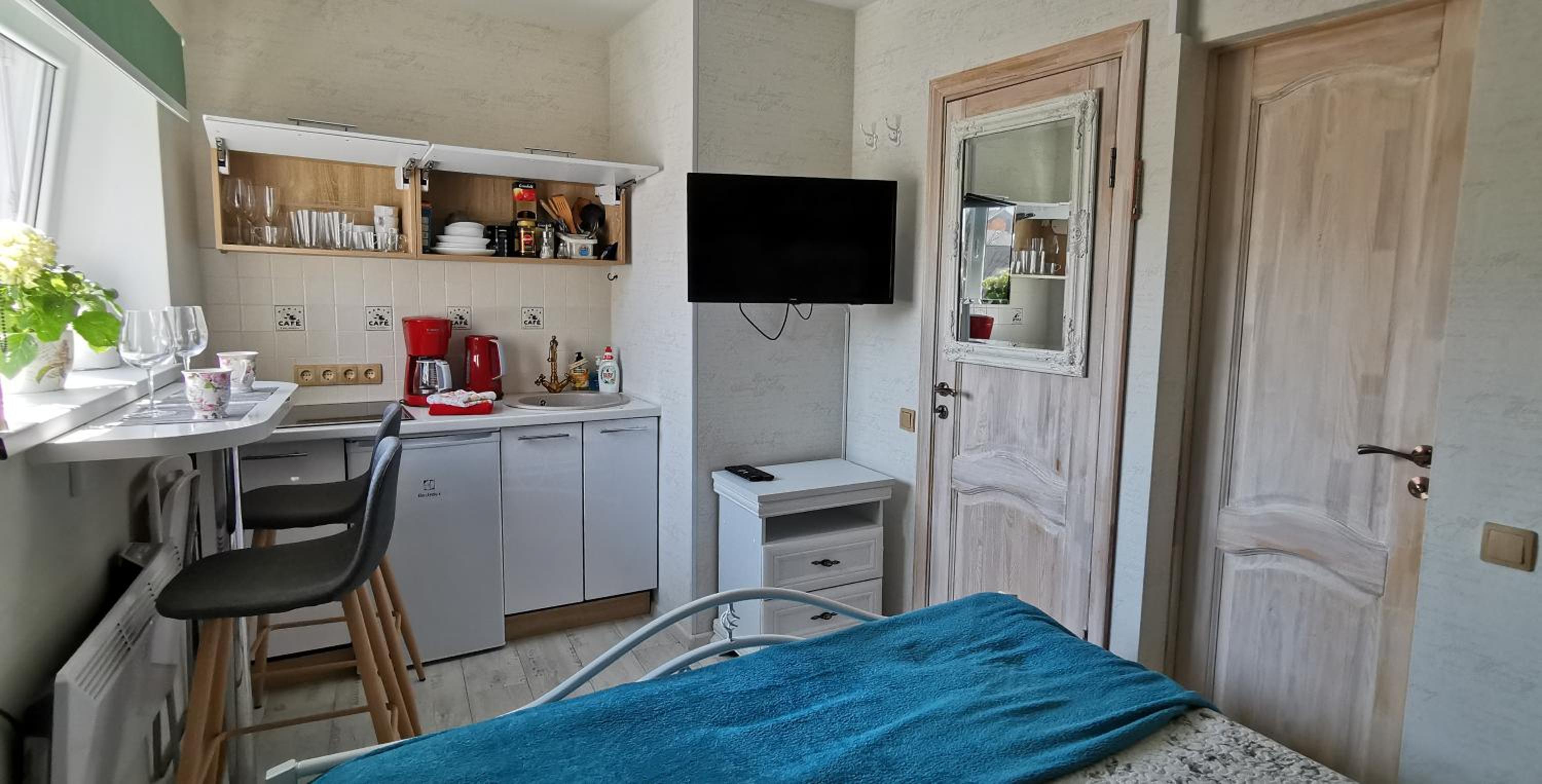 One-Bedroom Apartment - Photo 17