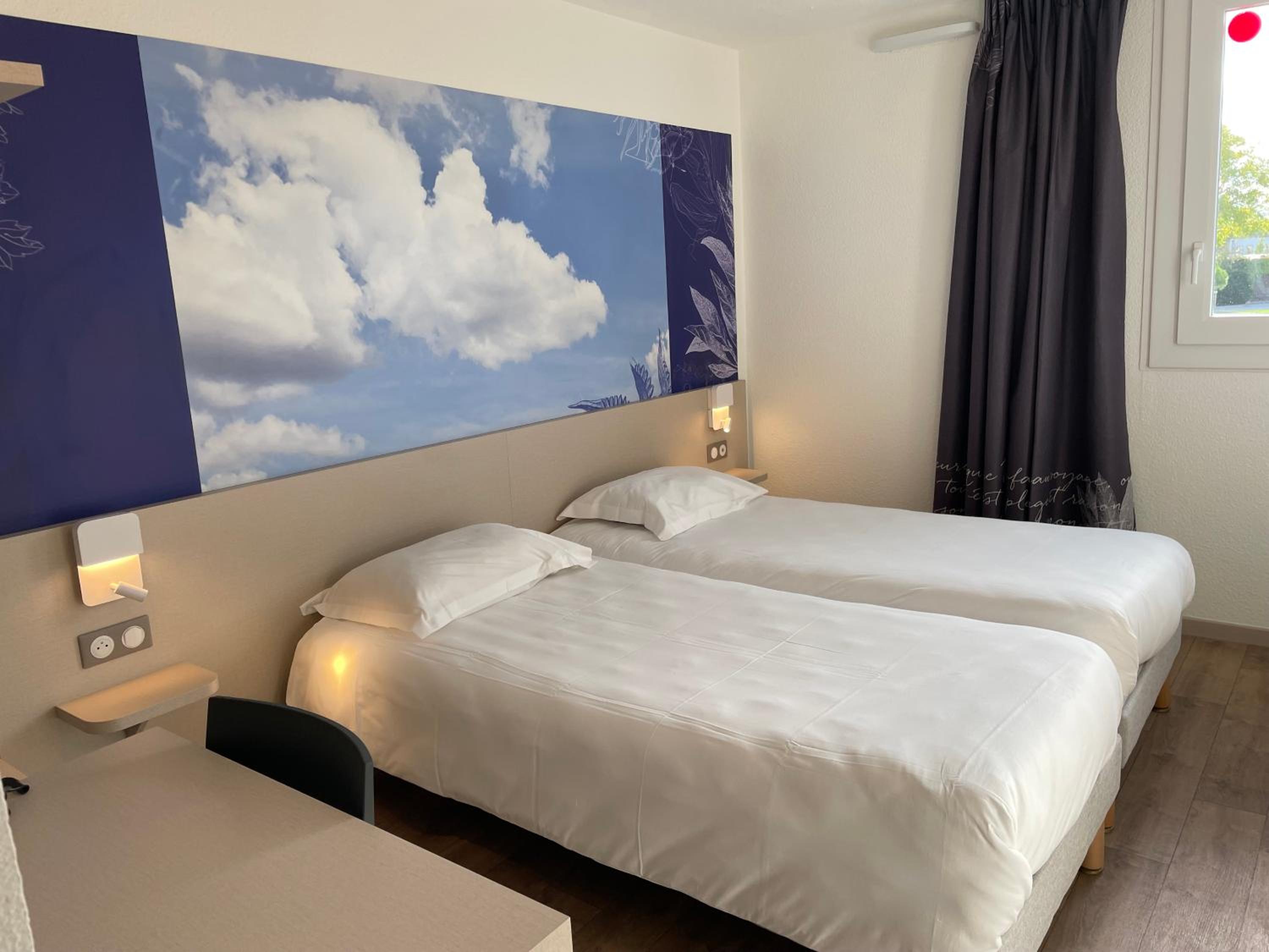 Twin Room - Photo 1