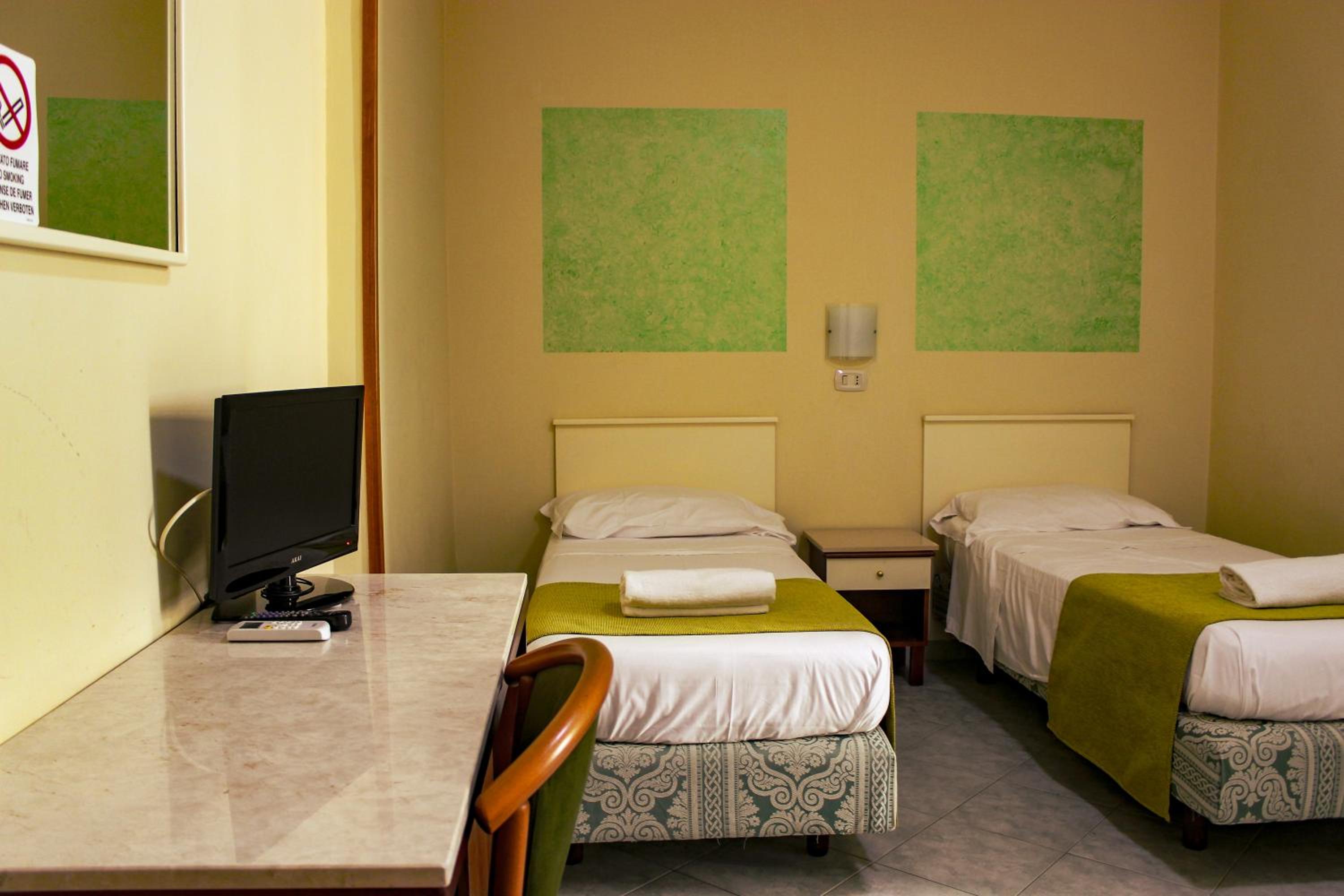 Double Room (1 Adult)