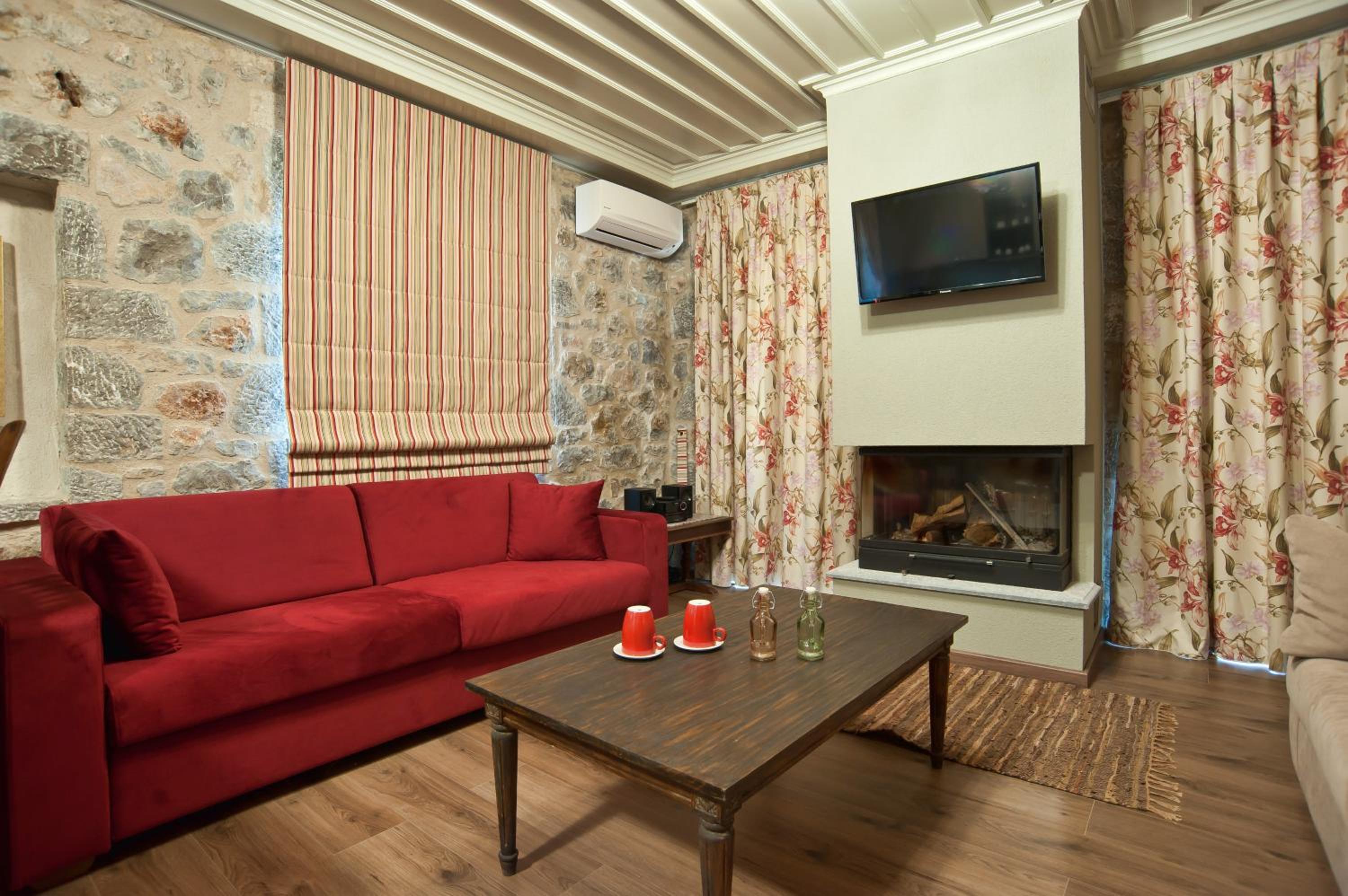 Split-level Chalet photo 1