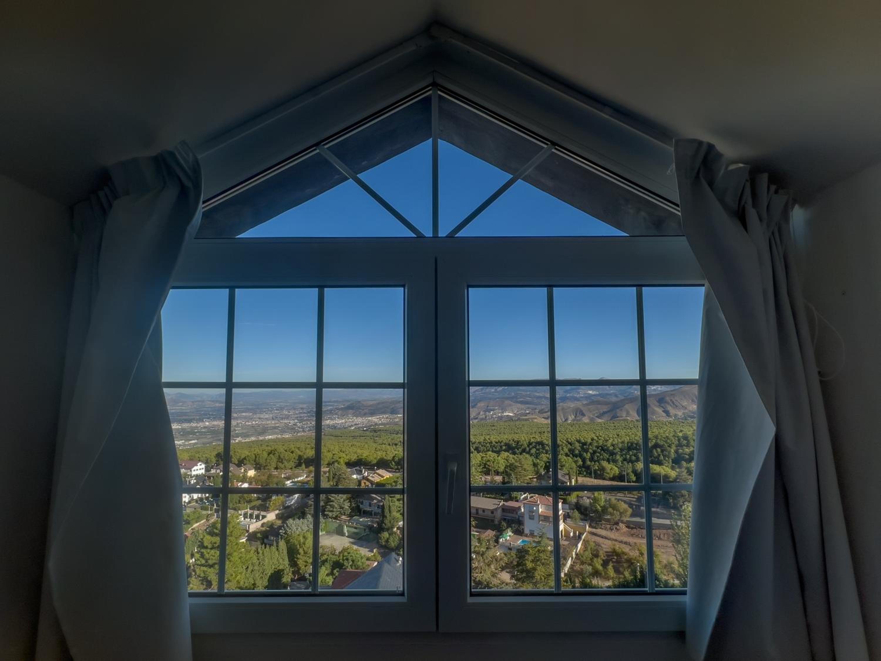 Double Room with Mountain View - Photo 11