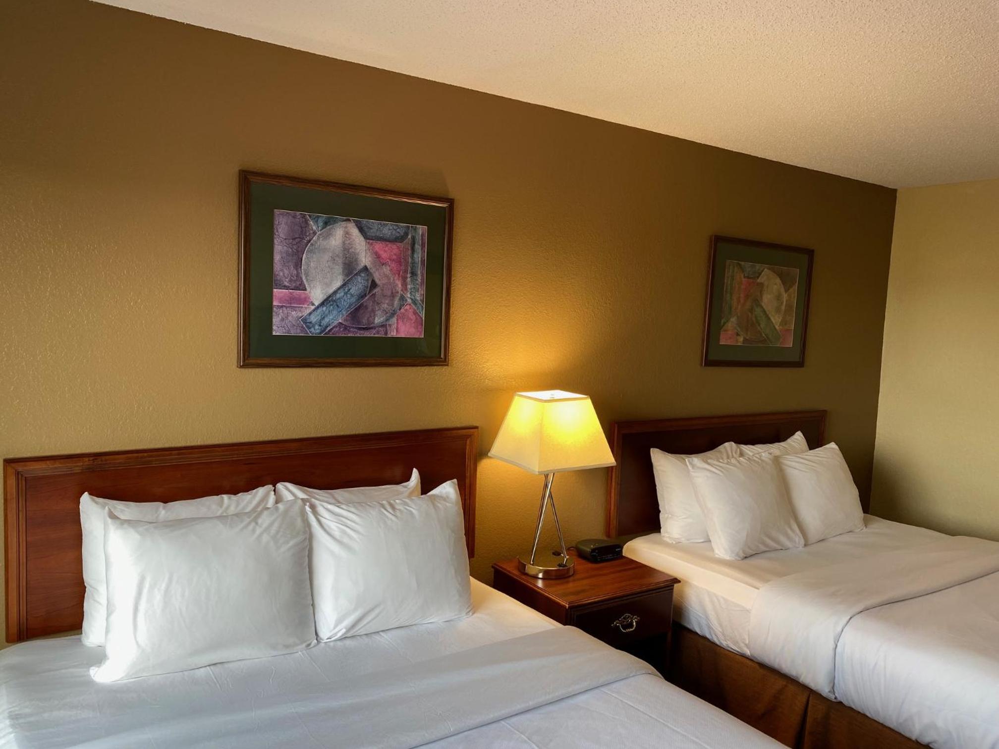 Queen Suite with Two Queen Beds and Sofabed - Non Smoking