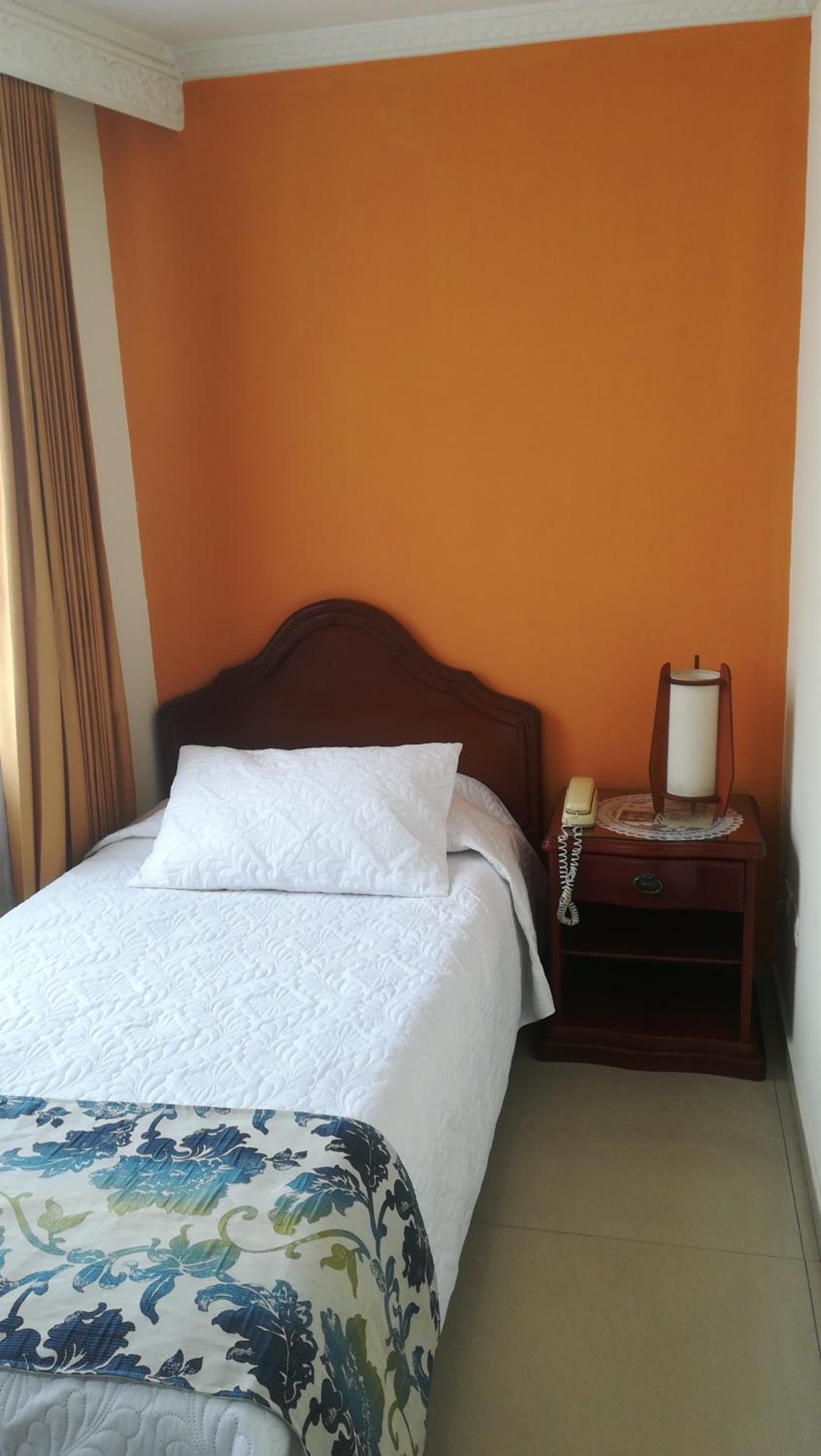 Small Single Room photo 3