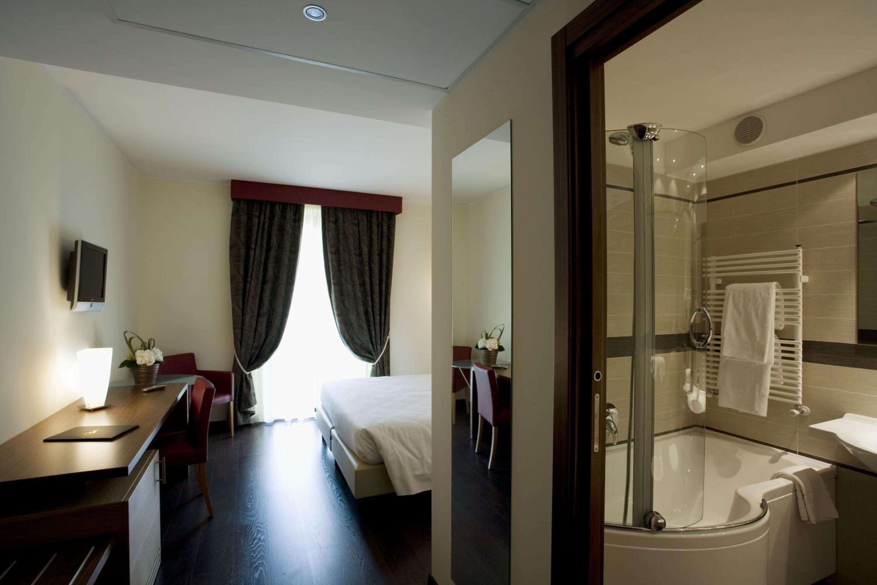 Double Room - Photo 1