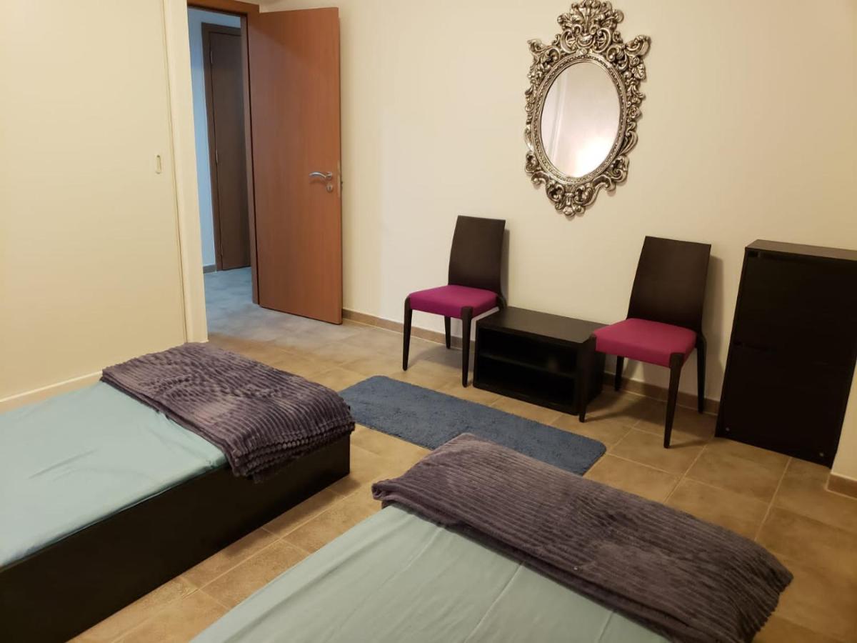 Economy Twin Room photo 3