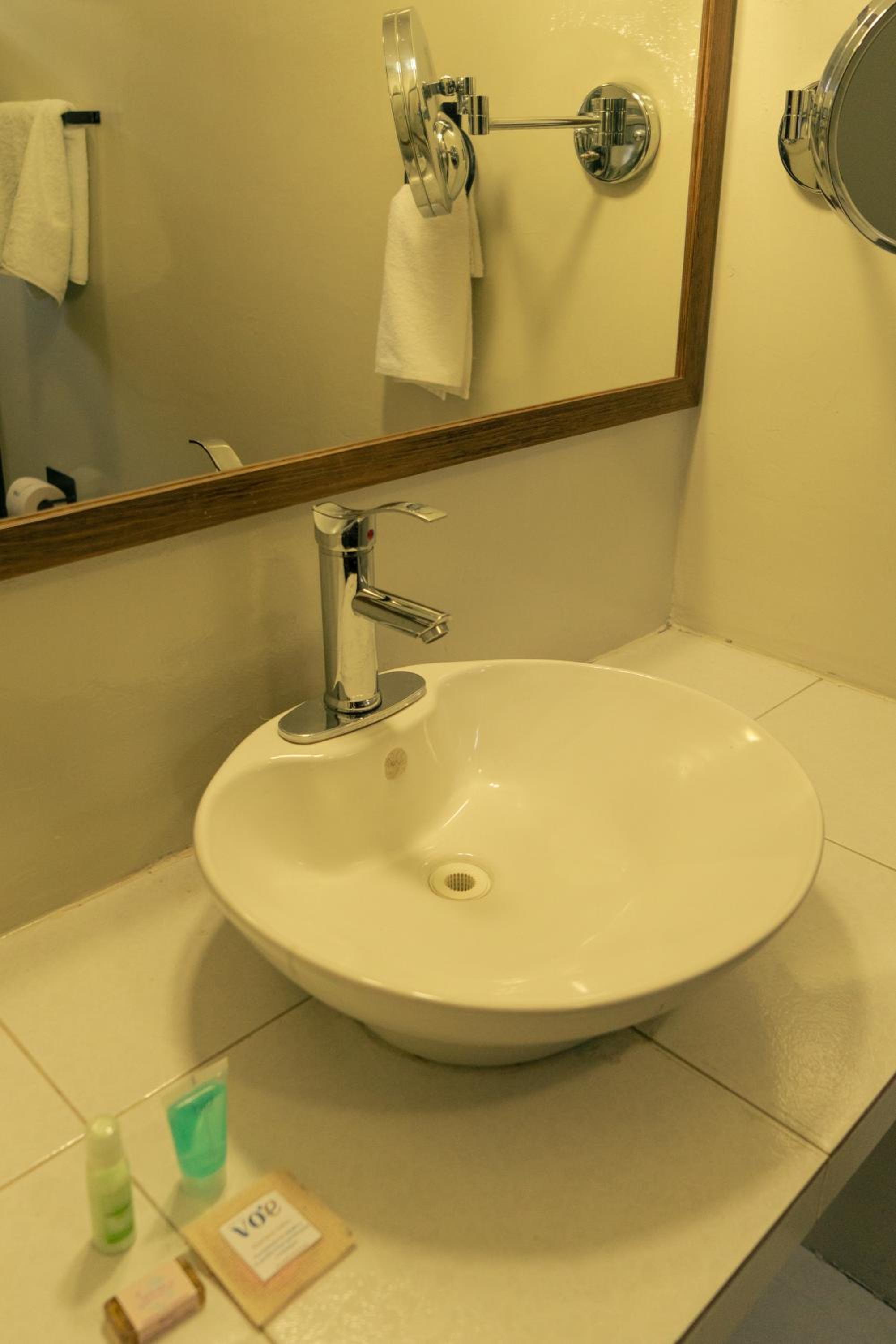 Large Double Room - Photo 3